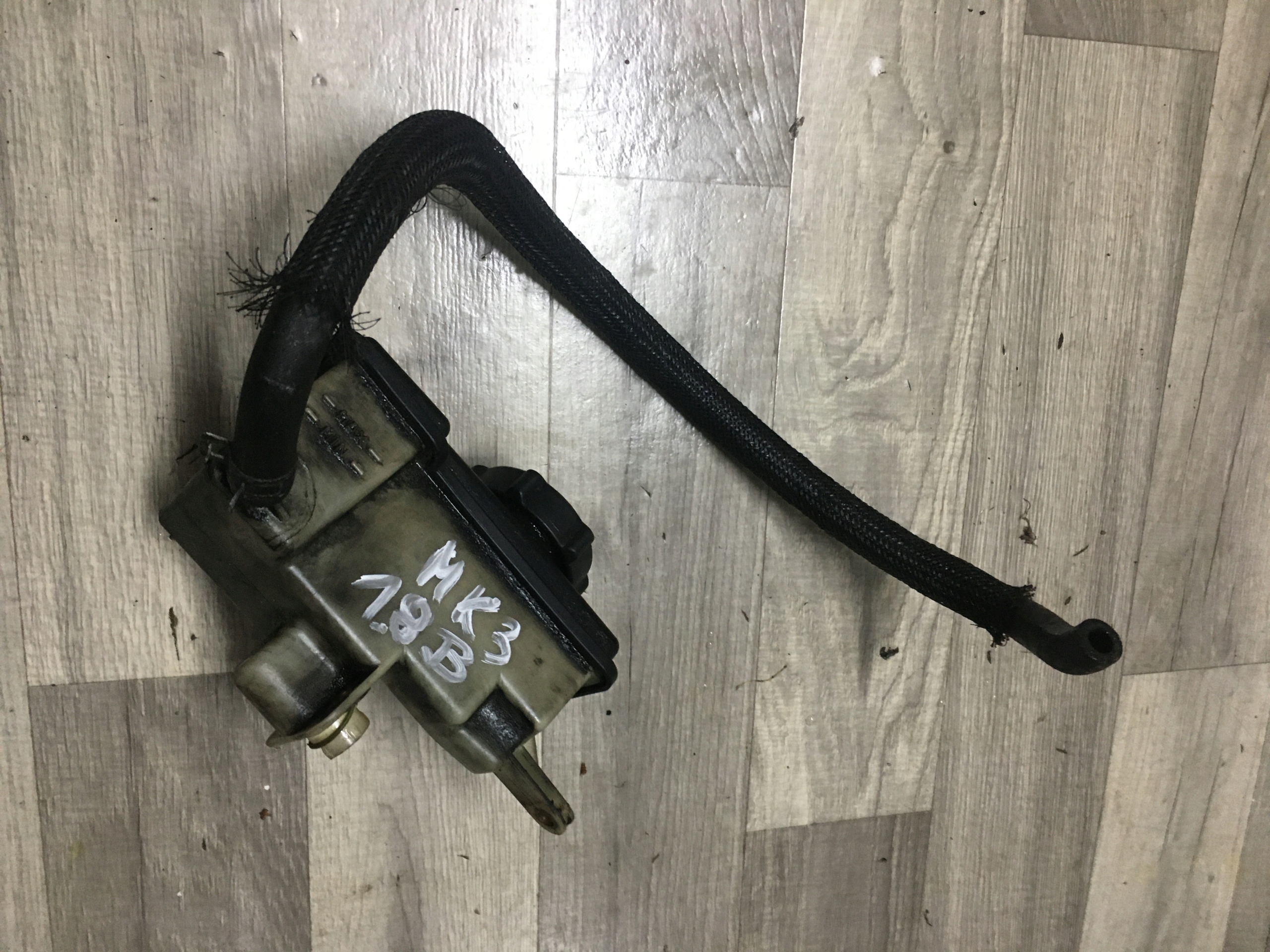 FORD MONDEO MK3 1.8 ZBIORNICZEK WSPOMAGANIA