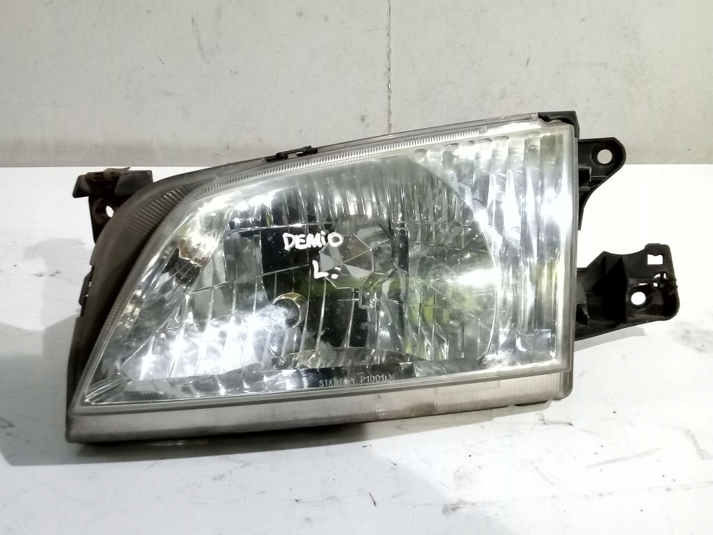 Mazda Demio and lift light left front front