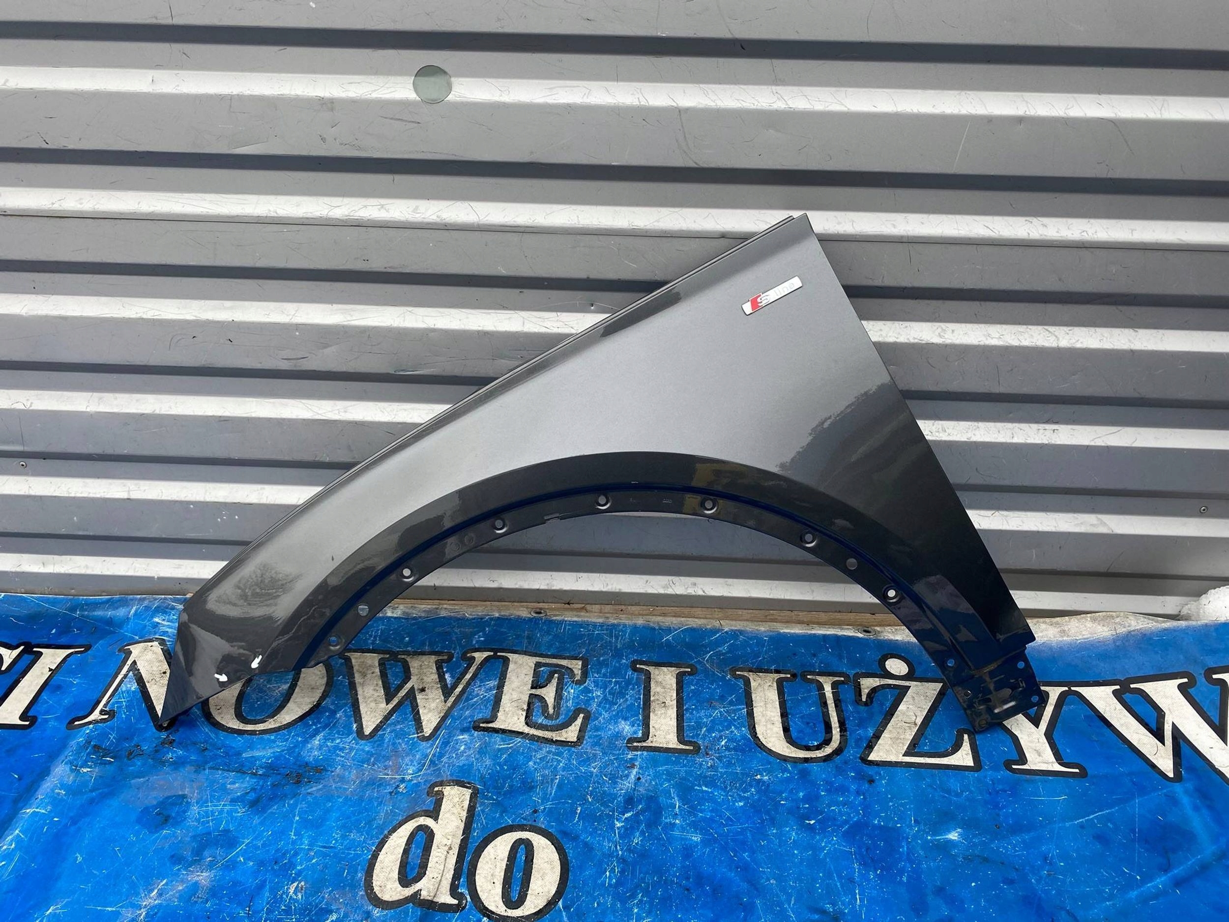 AUDI Q5 80A BŁOTNIK LEWY