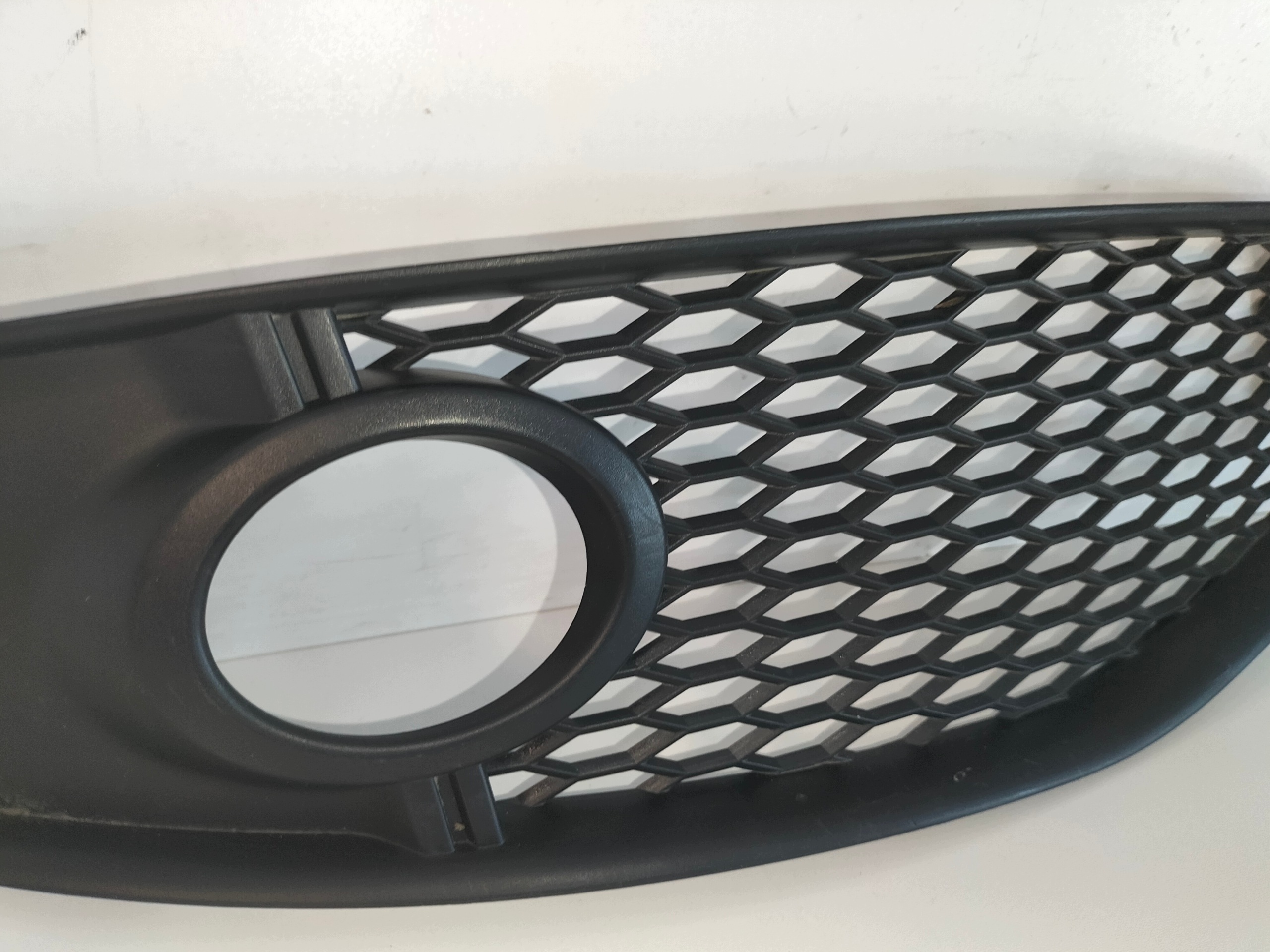 grille grid of a bumper front right AUDI A3 S3 8P 07-08