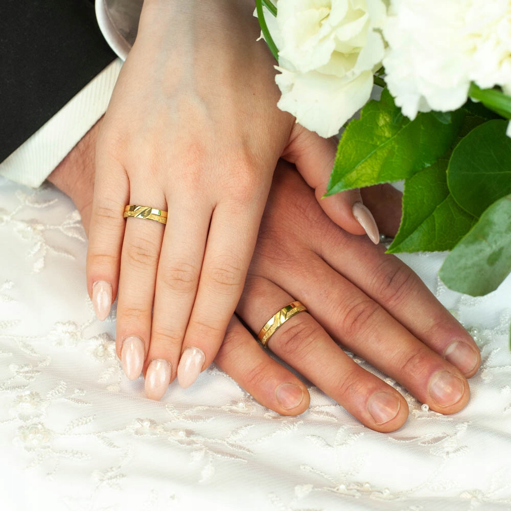 ZŁOTE OBRĄCZKI PR.333 MATOWANE DIAMENTOWANE GRAWER Kolekcja diamentowane