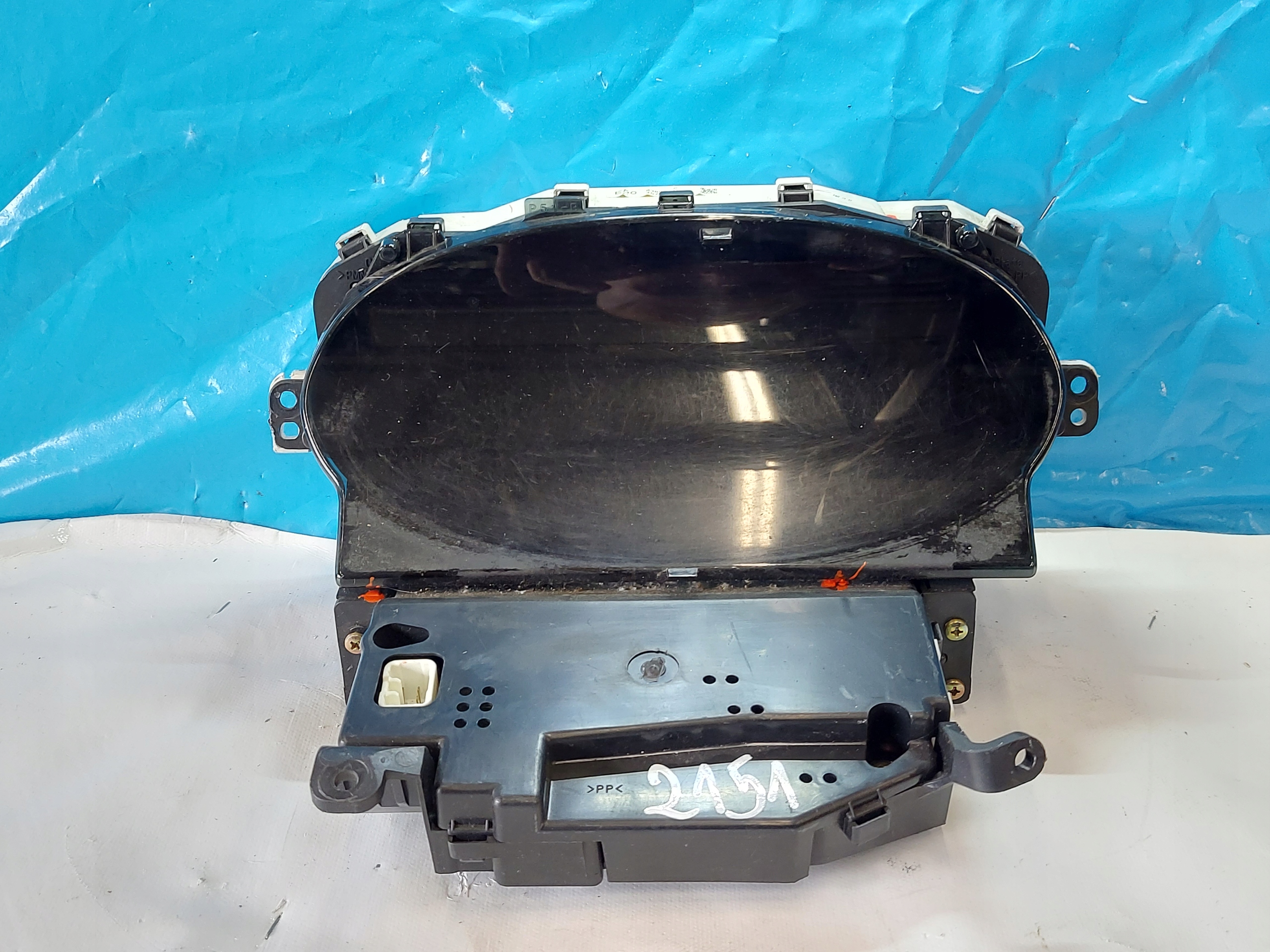 dials clock YARIS VERSO 1.4 D4D 838005C630