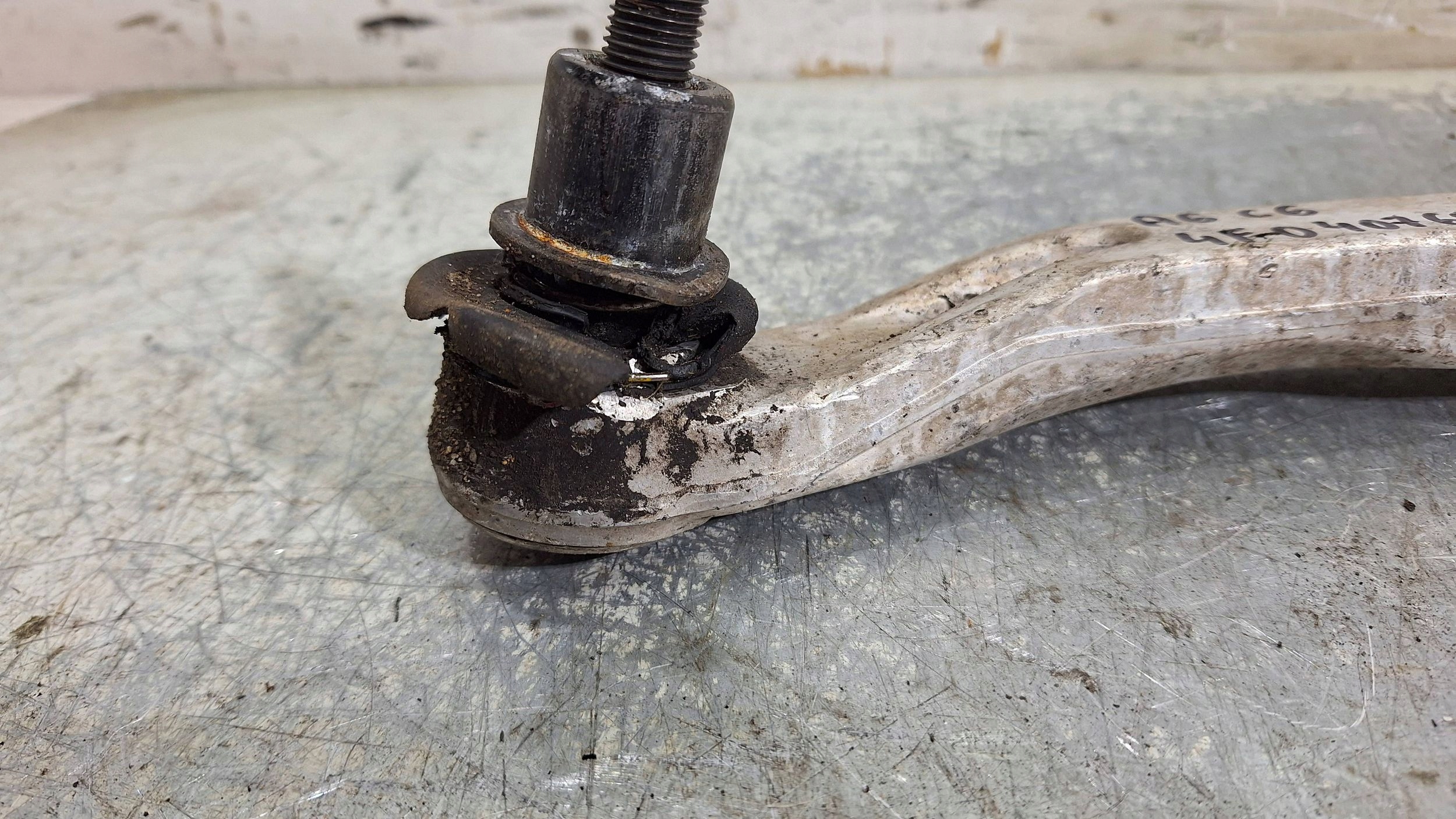 Querlenker links vorne 4F0407693 AUDI A6 C6