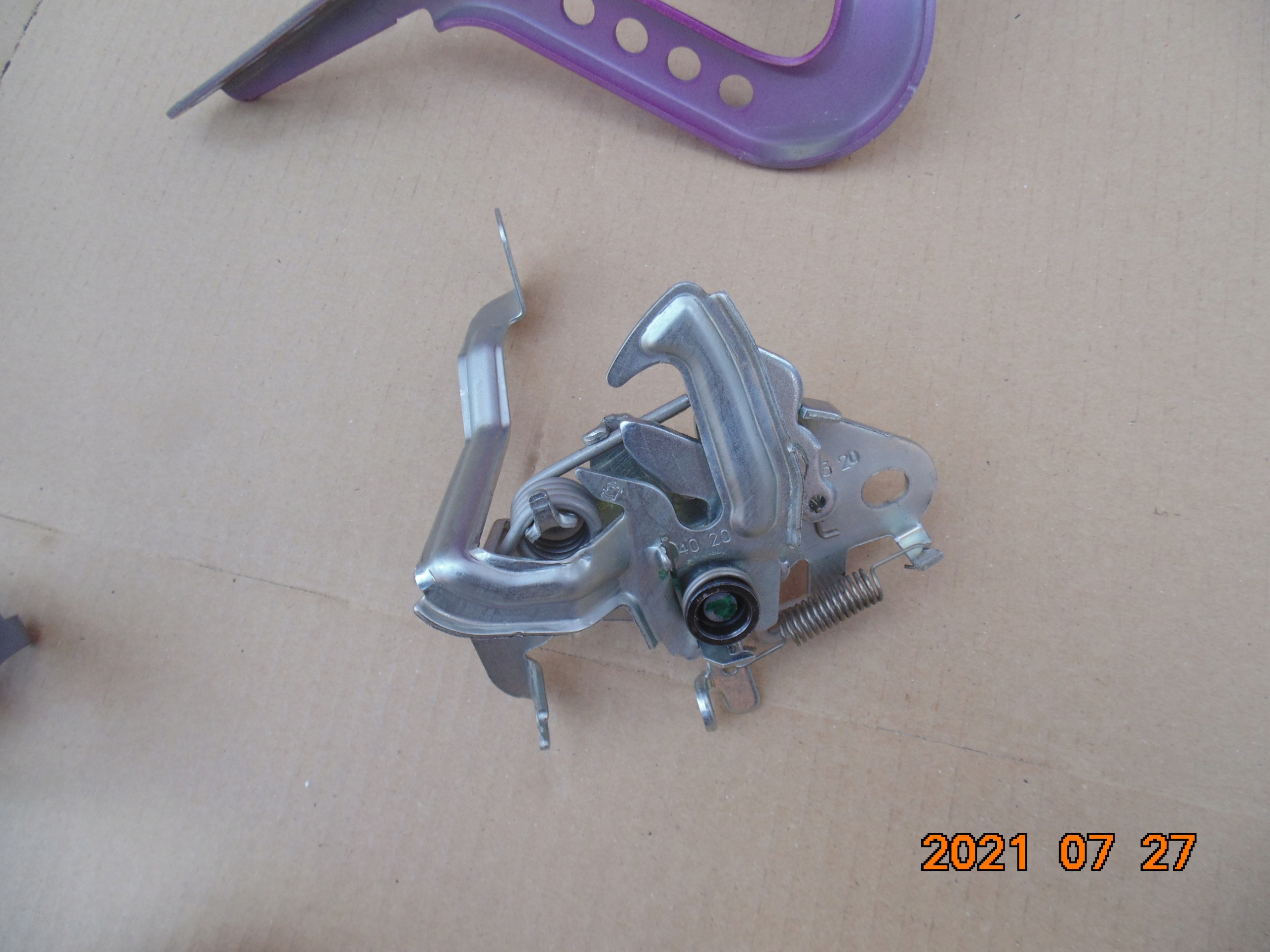 Болт капота Aygo II Lift