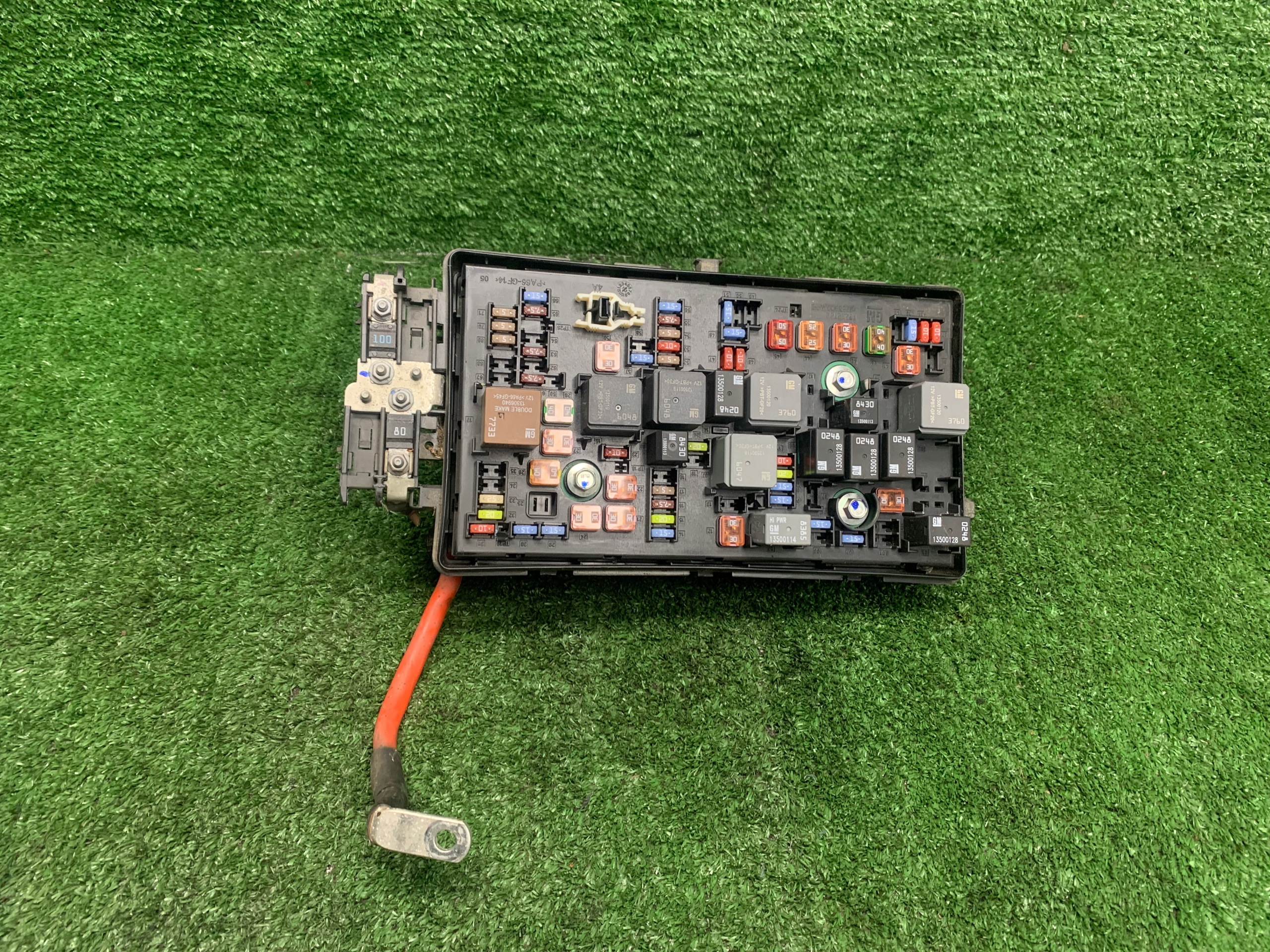 Module fusibles Opel Insignia A 2.0 CDTI 22933570 A3R