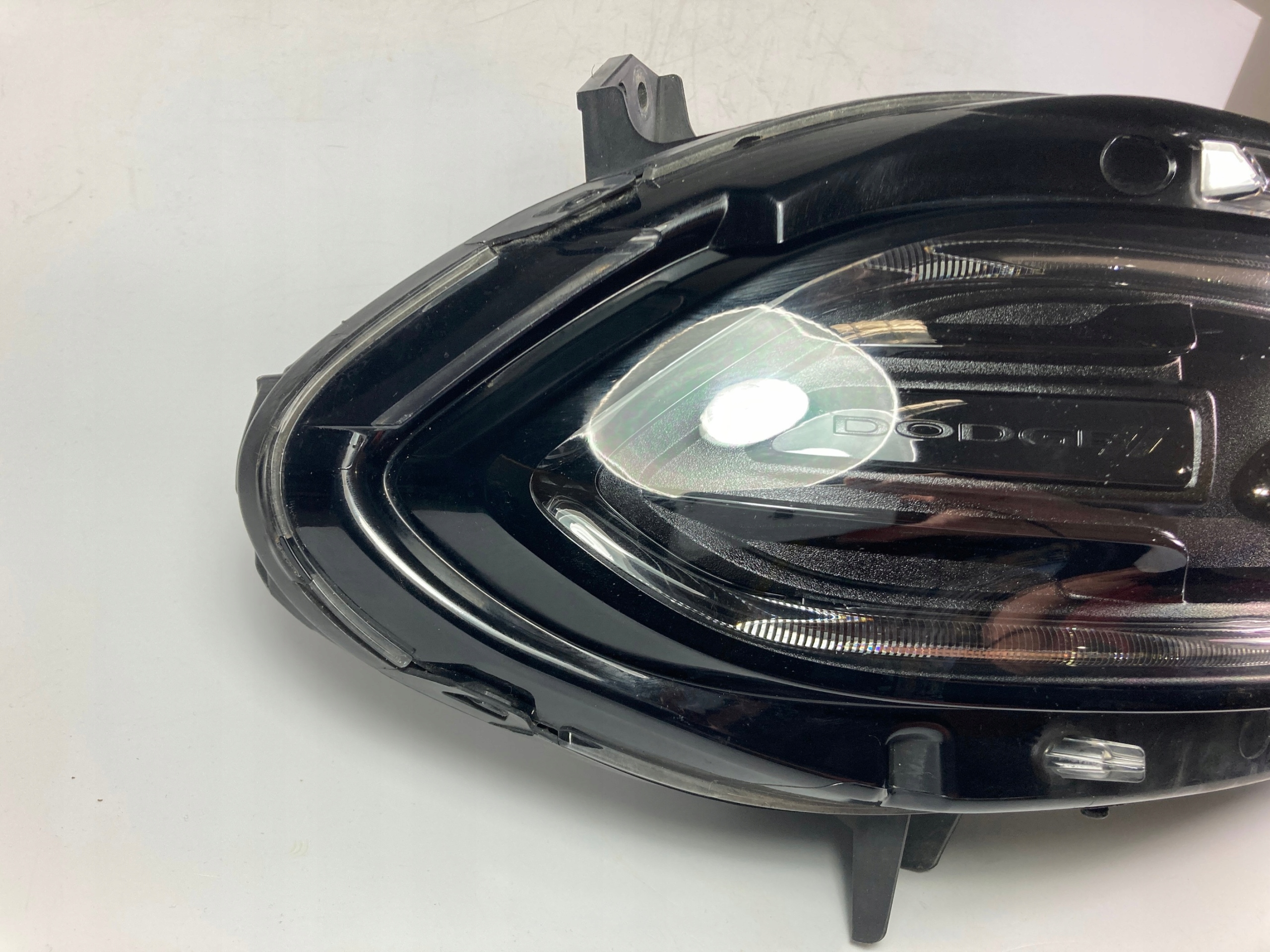 Dodge Charger 2017 reflektor light front right front