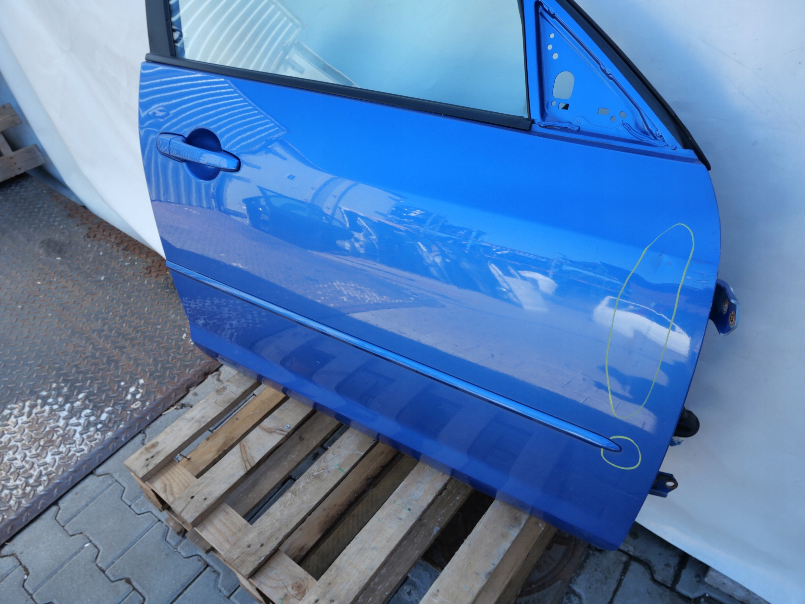 MAZDA 3 left door front