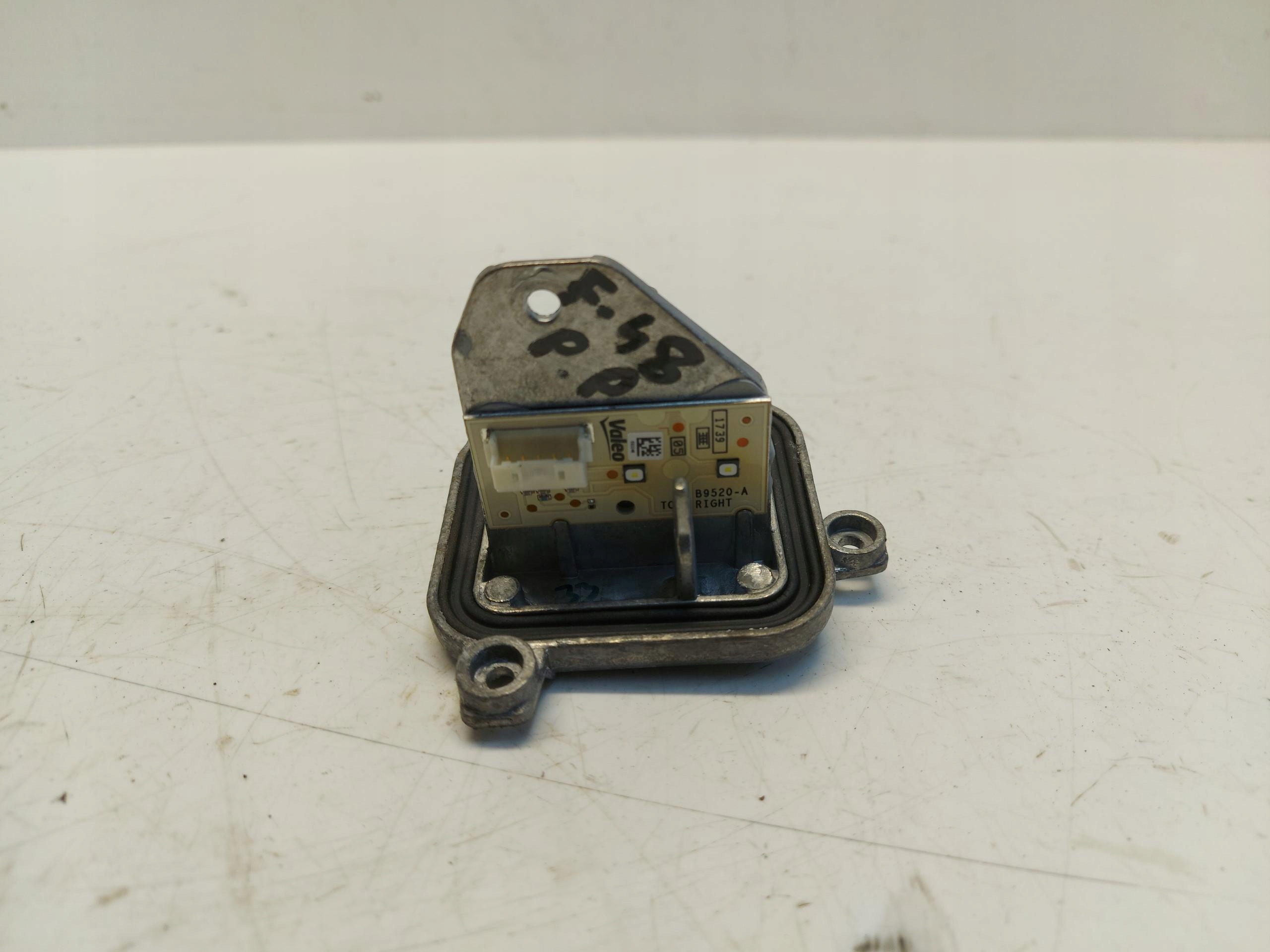 BMW F48 X1 2017 przetwornica moduł lampy led prawy 72830716