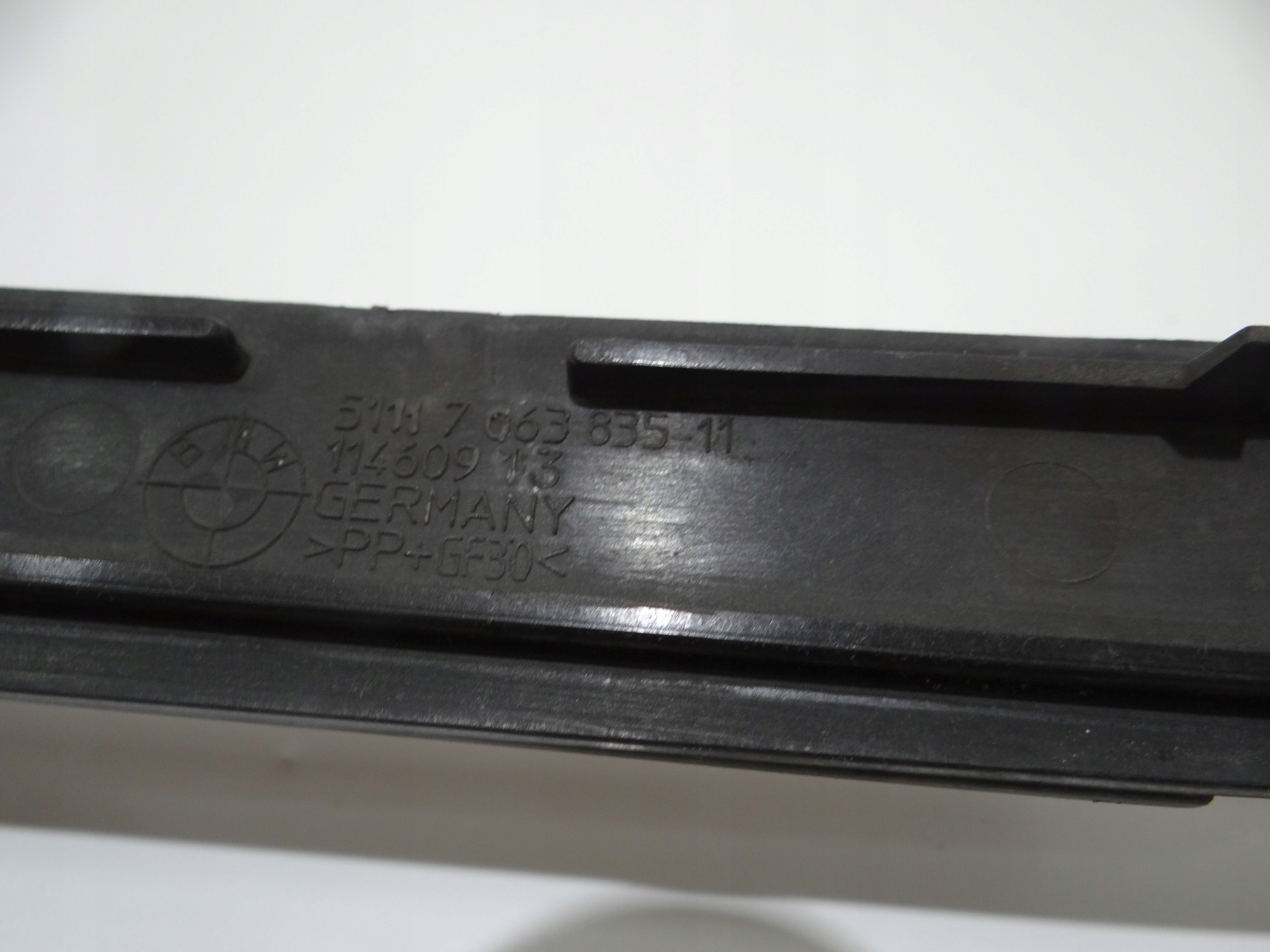 kryt lišta nárazníku předek BMW E60 E61 OE 7063835 (4822539)