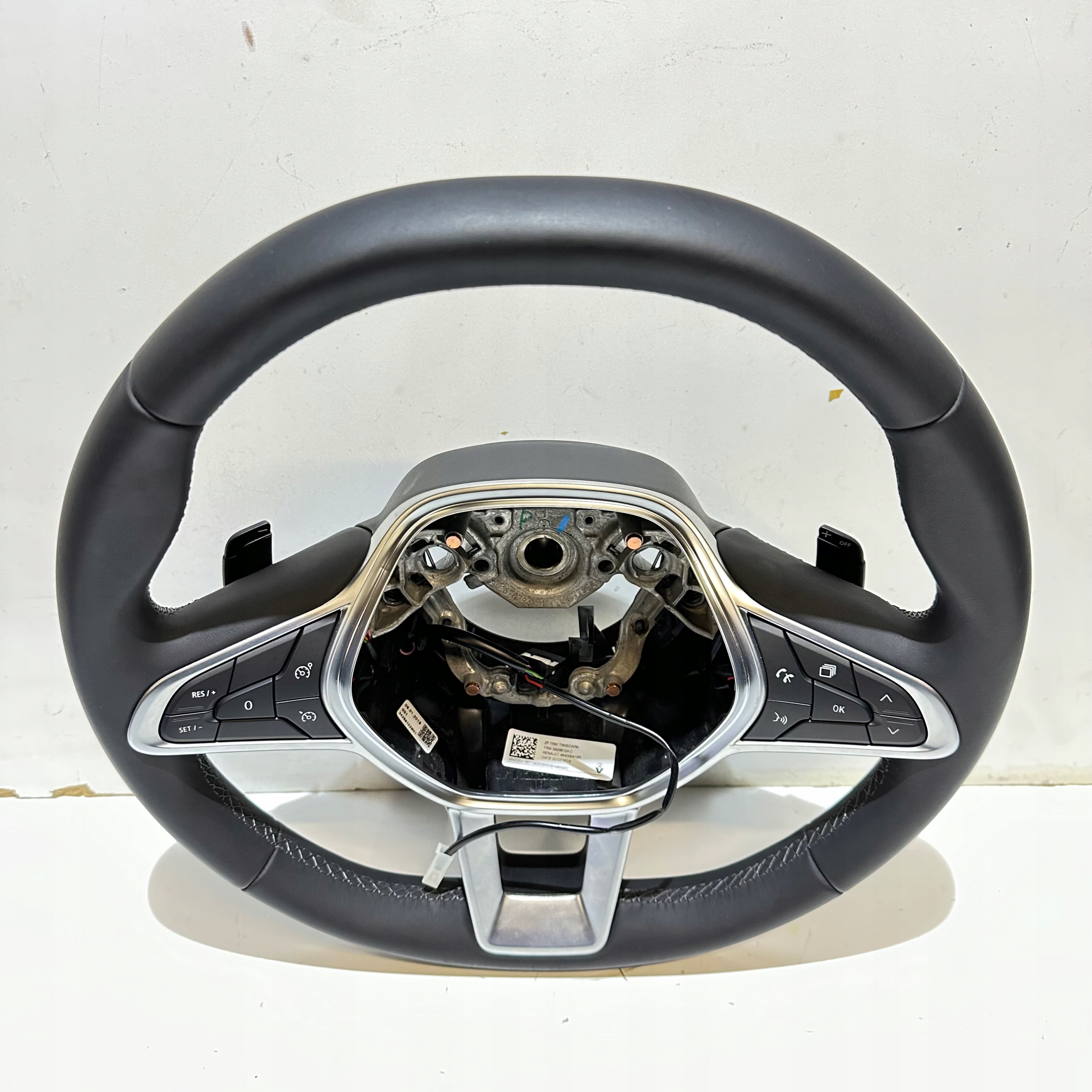 RENAULT CLIO V CAPTUR II LENKRAD EDC 484000413R