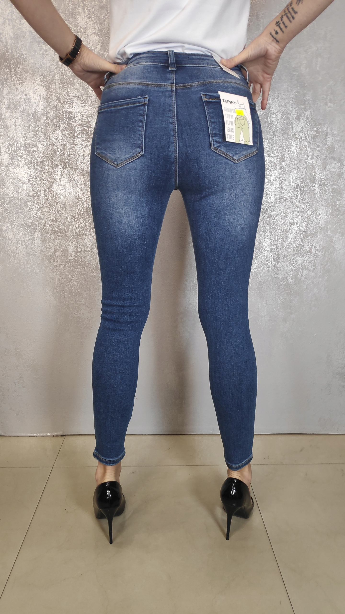 SPODNIE DAMSKIE KLASYCZNE JEANSY WYSZCZUPLAJĄCE Rozmiar 32