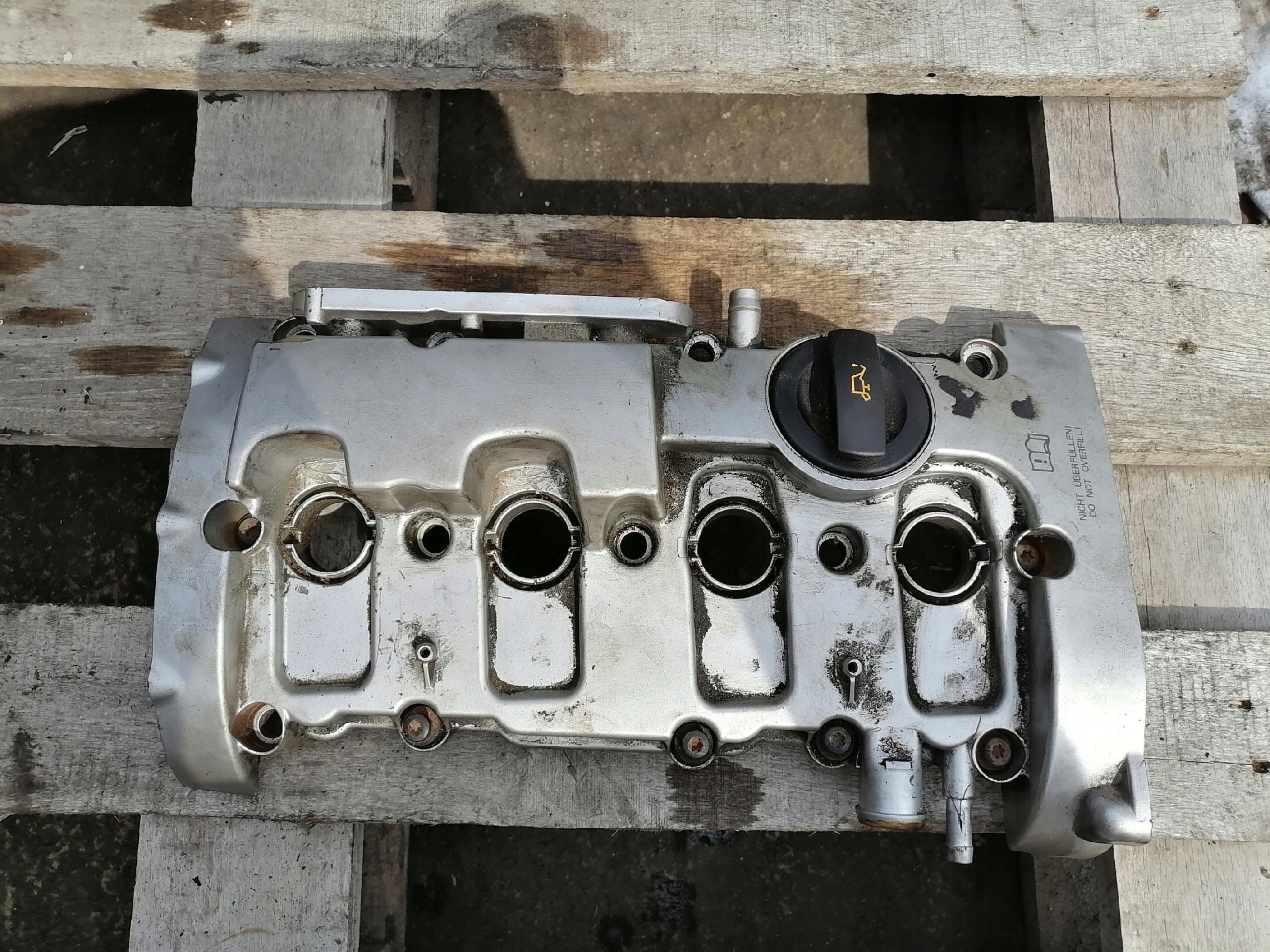 VW AUDI A4 B7 2.0TFSI BGB Abdeckung der Ventile