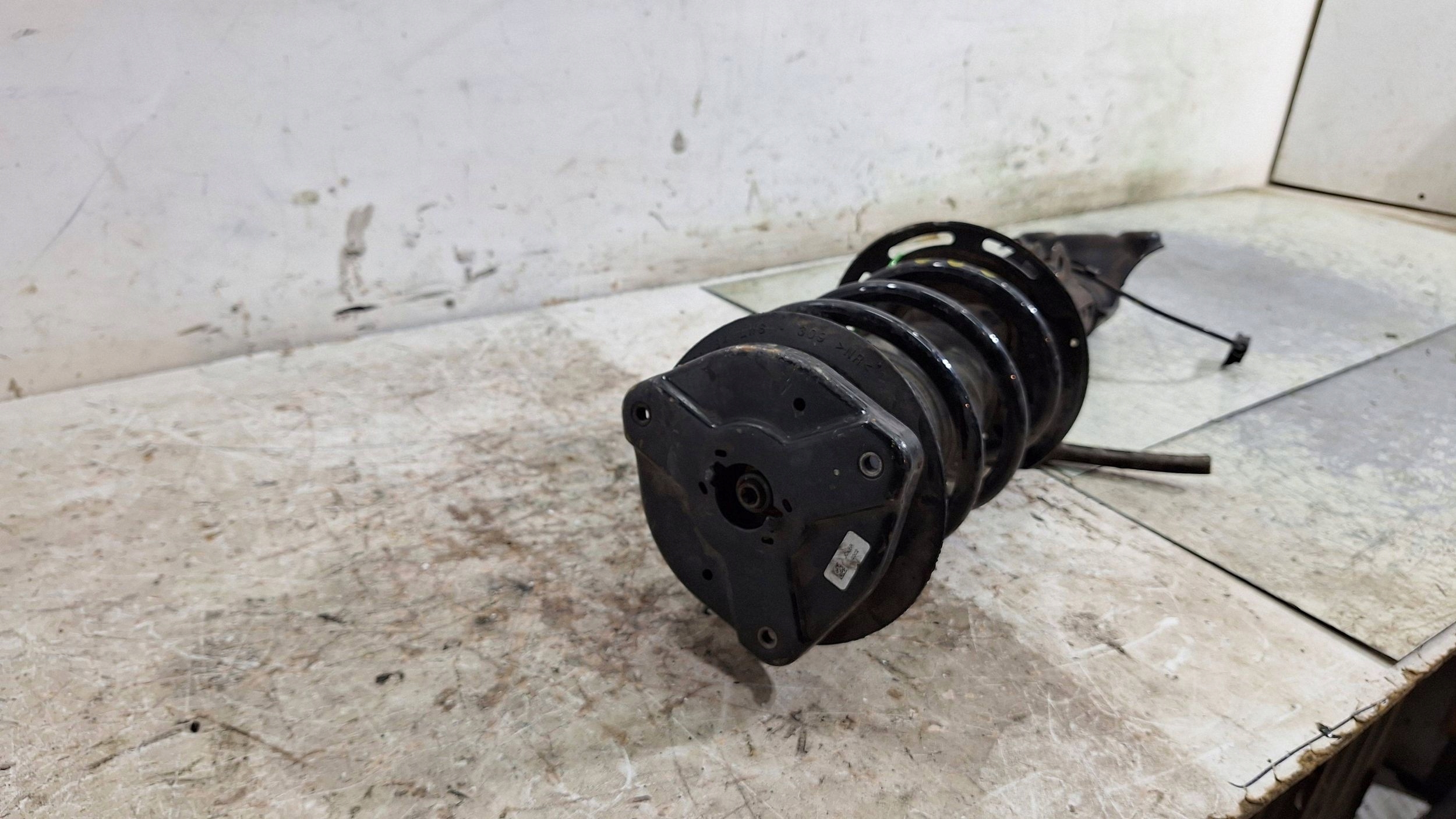 shock absorber left right front A2073207238 MERCEDES W207