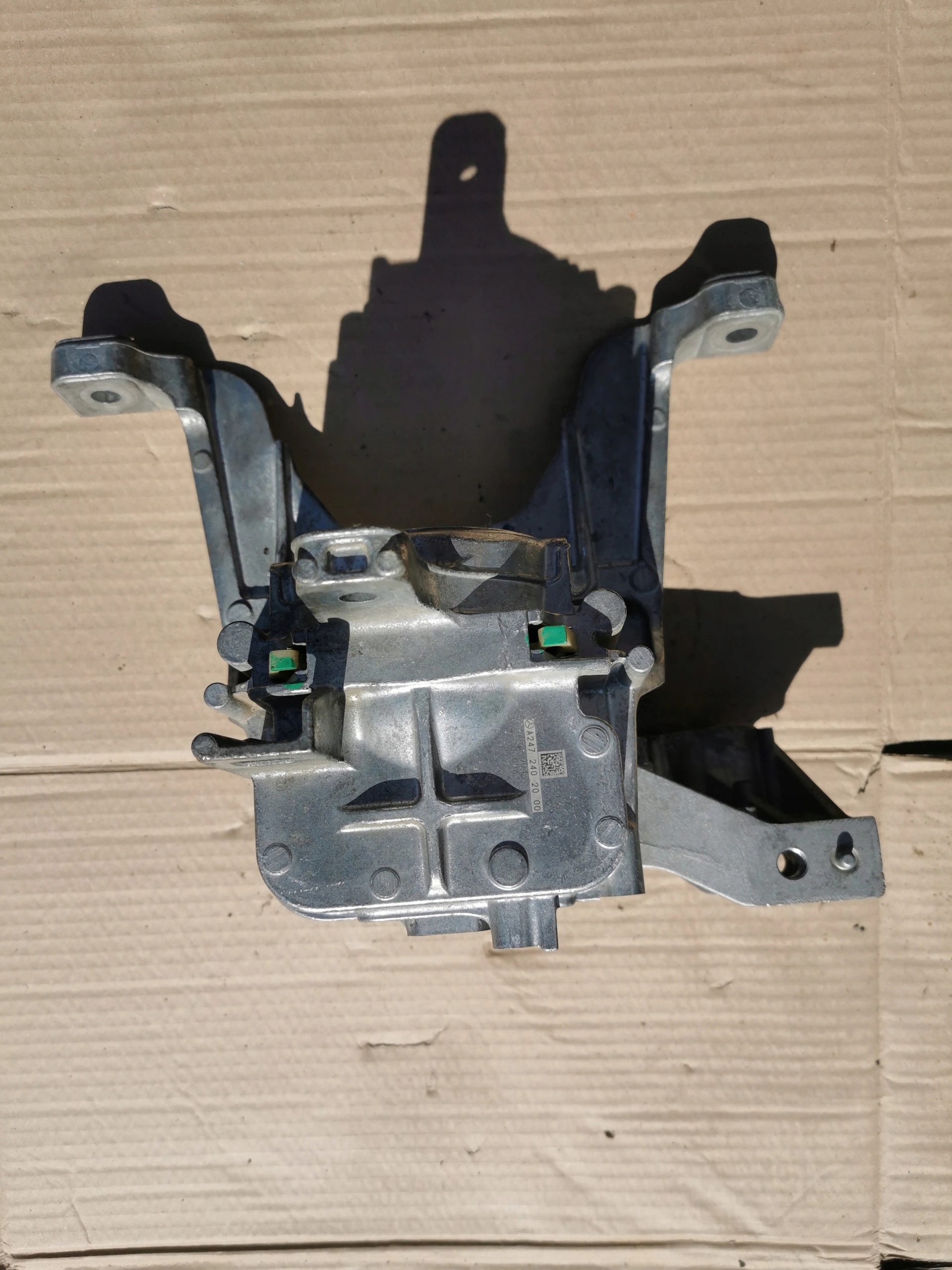MERCEDES GLA CLA A KLASA A35 B A2472402000 KLASA engine mount right