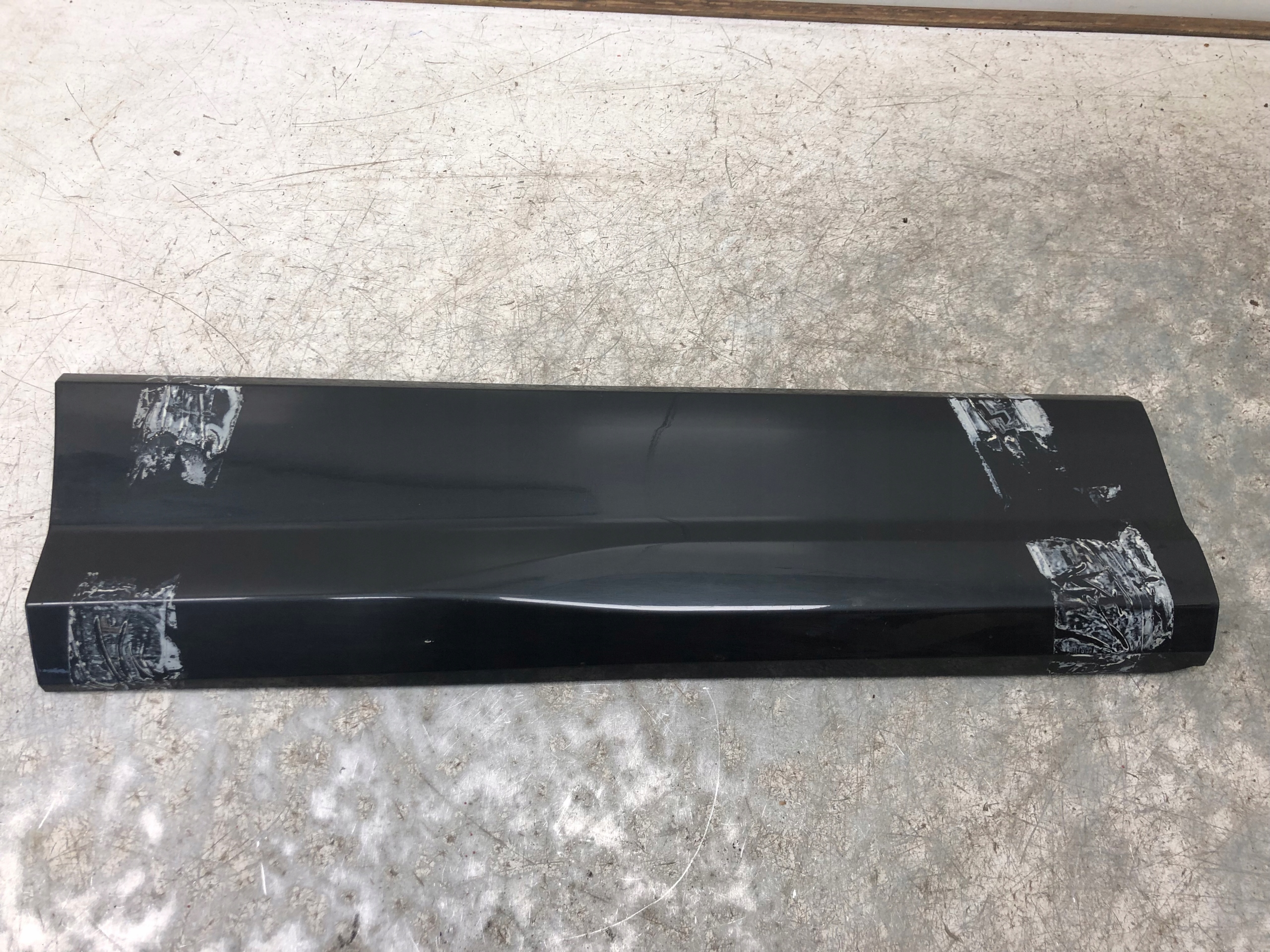 moulding door right rear part AUDI Q2 81A853970B