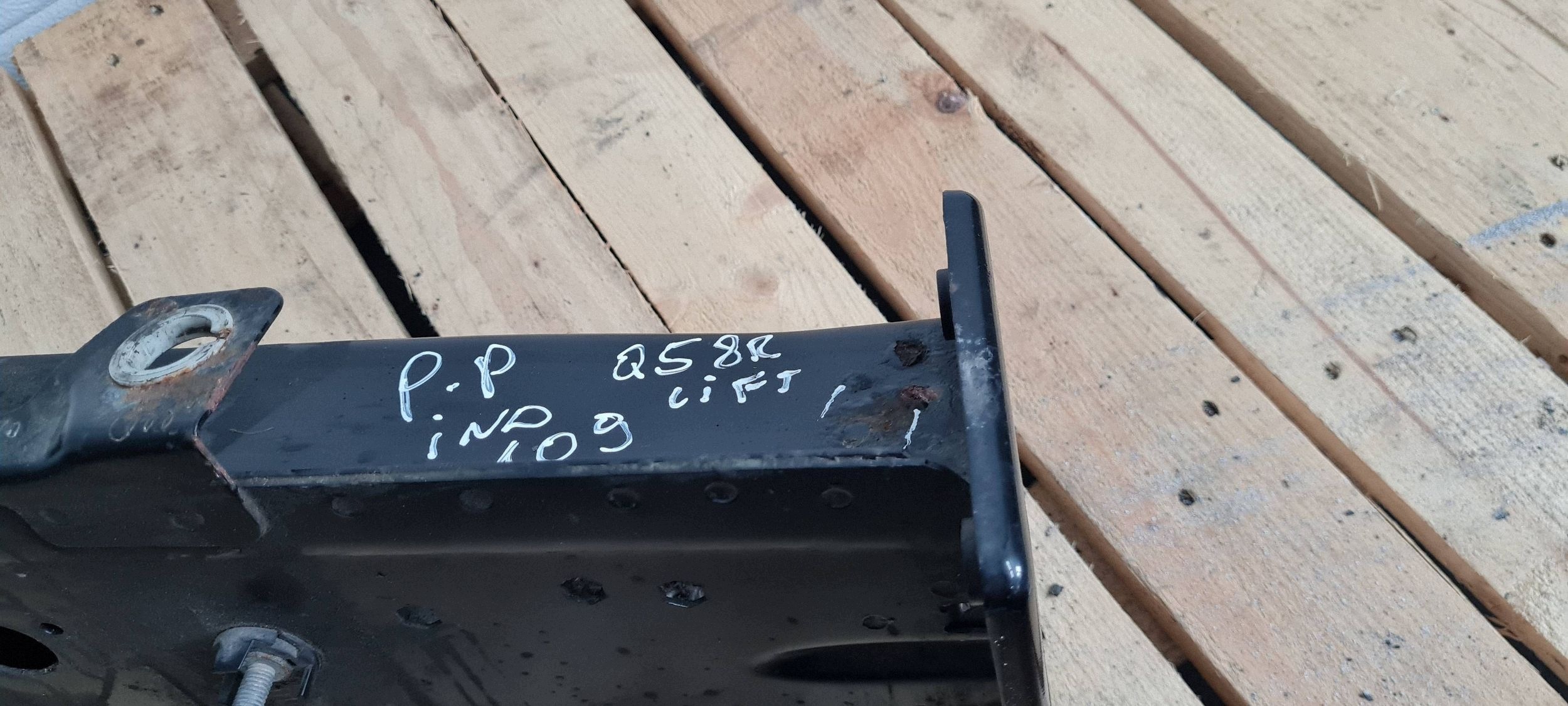 Q5 8R SQ5 LIFT čtvrtka pravá pravý předek přední LY9B
