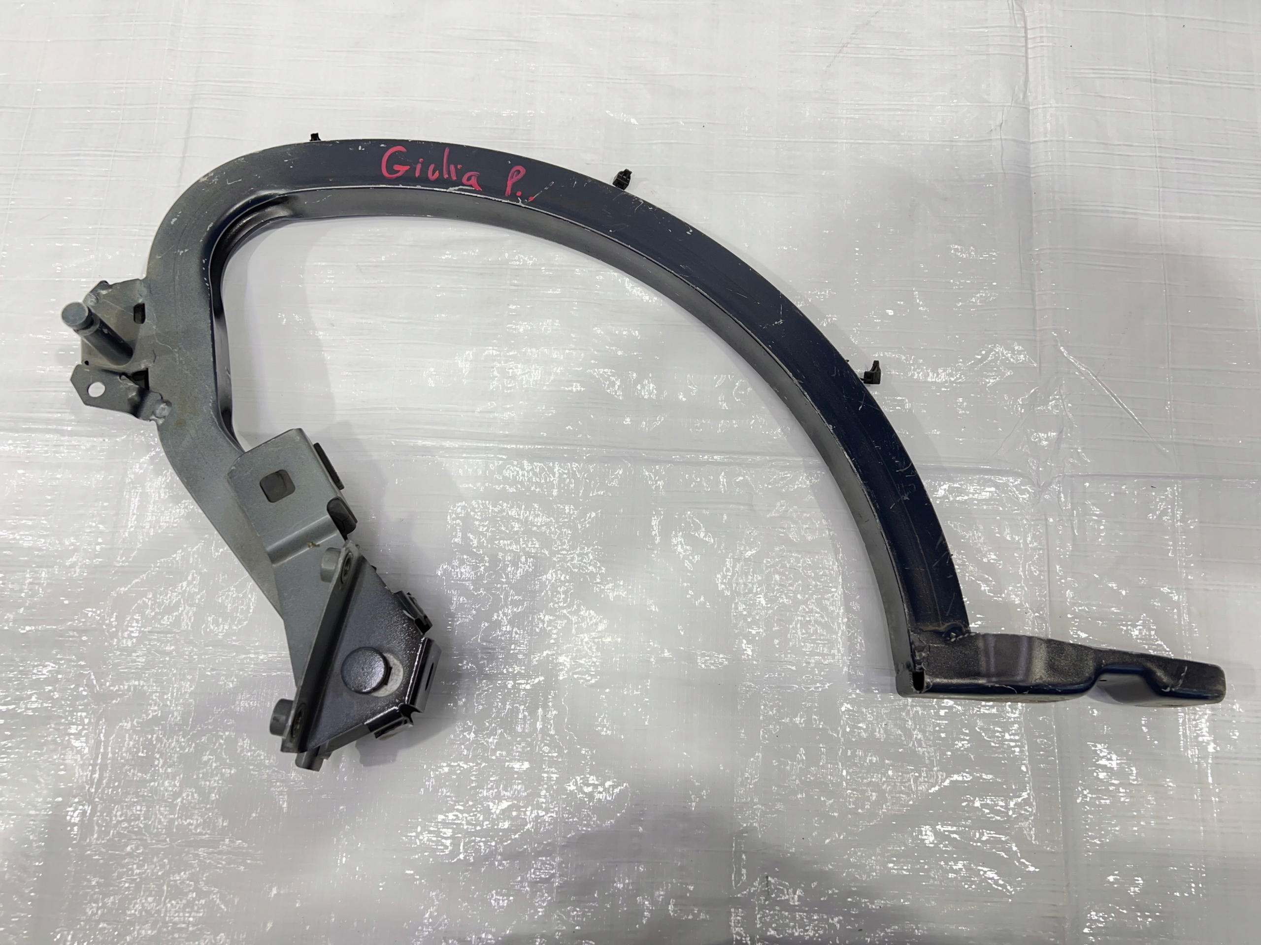 ALFA ROMEO GIULIA ZAWIAS KLAPY PRAWY