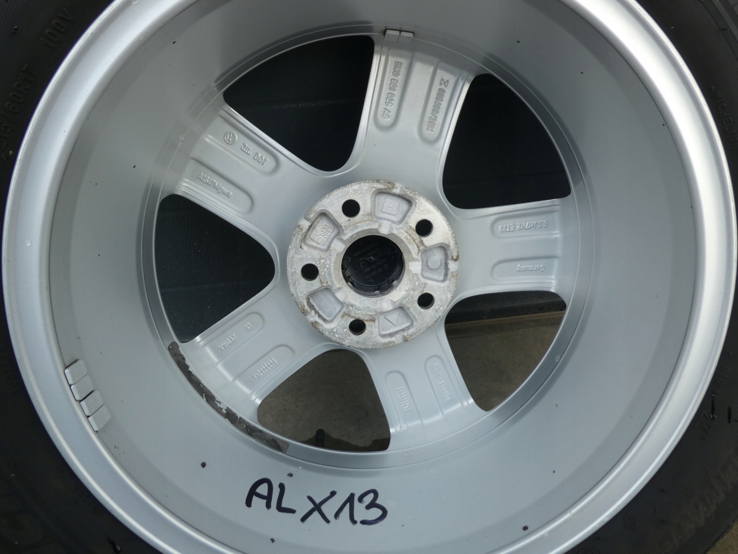 4X wheels discs tyres VW 5N0601025AG 2018R