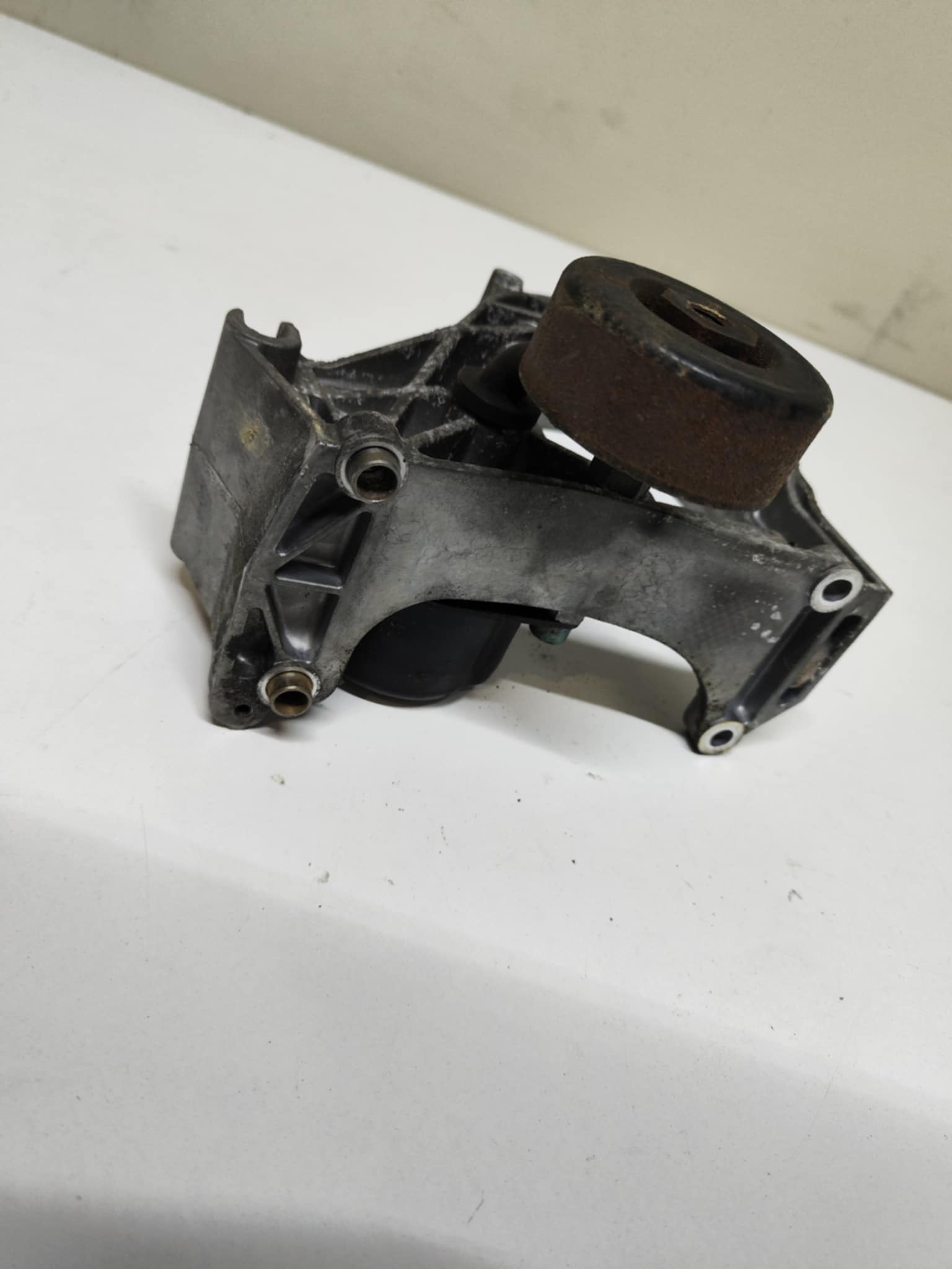 Porsche OE 996102160 4R support