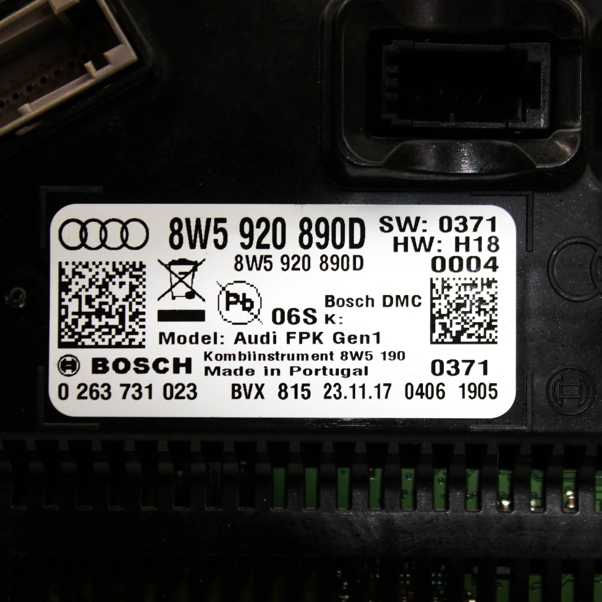 спидометр часы Audi A4 8W5920890D