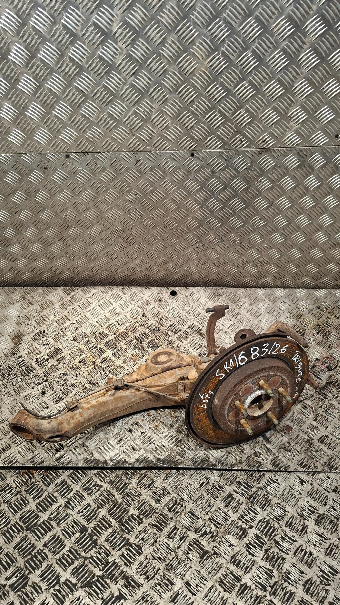 arm swing left rear part MAZDA TRIBUTE 2.3