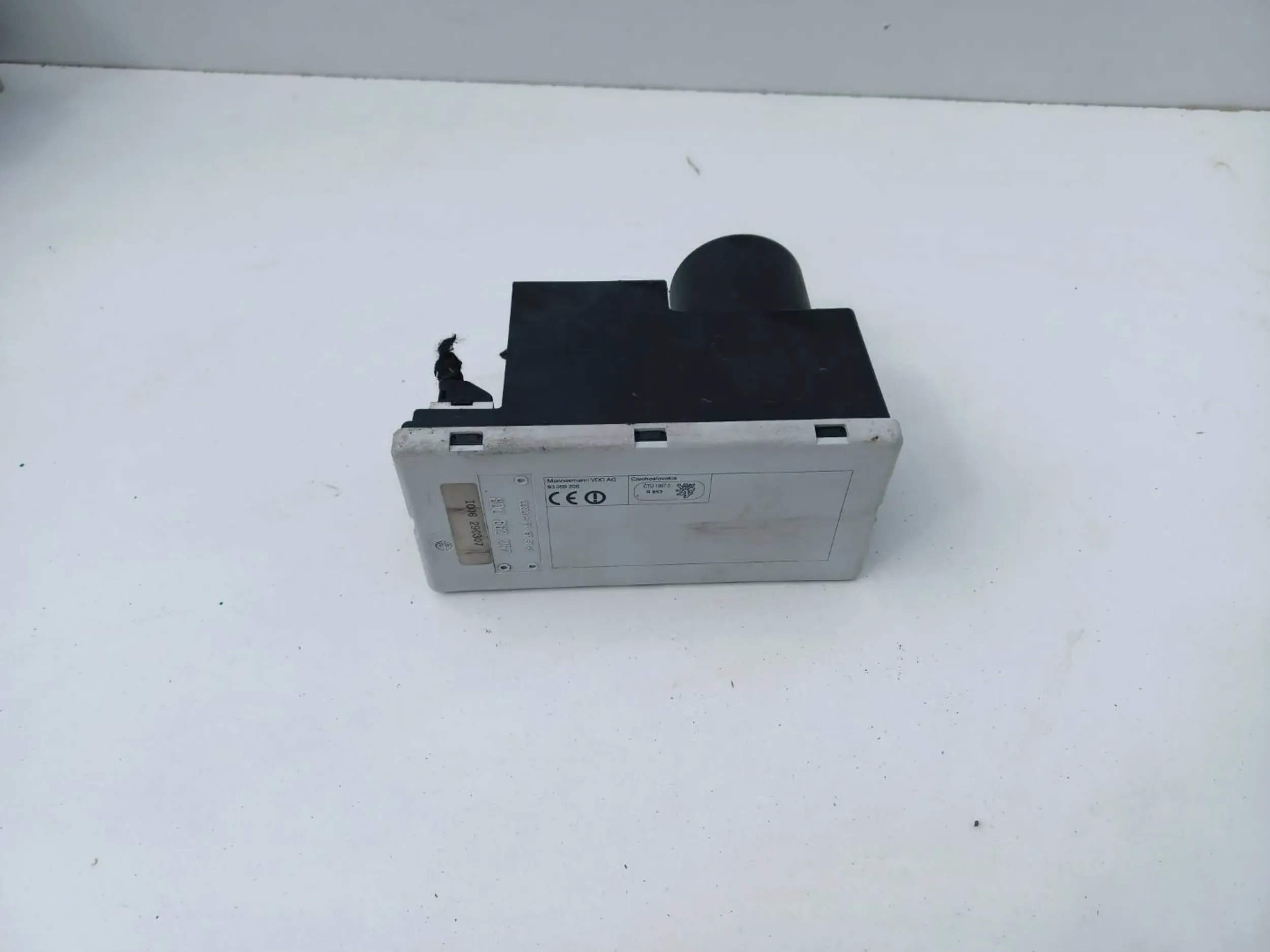 Audi A4 B5 Pompka Zamka 8D0862257