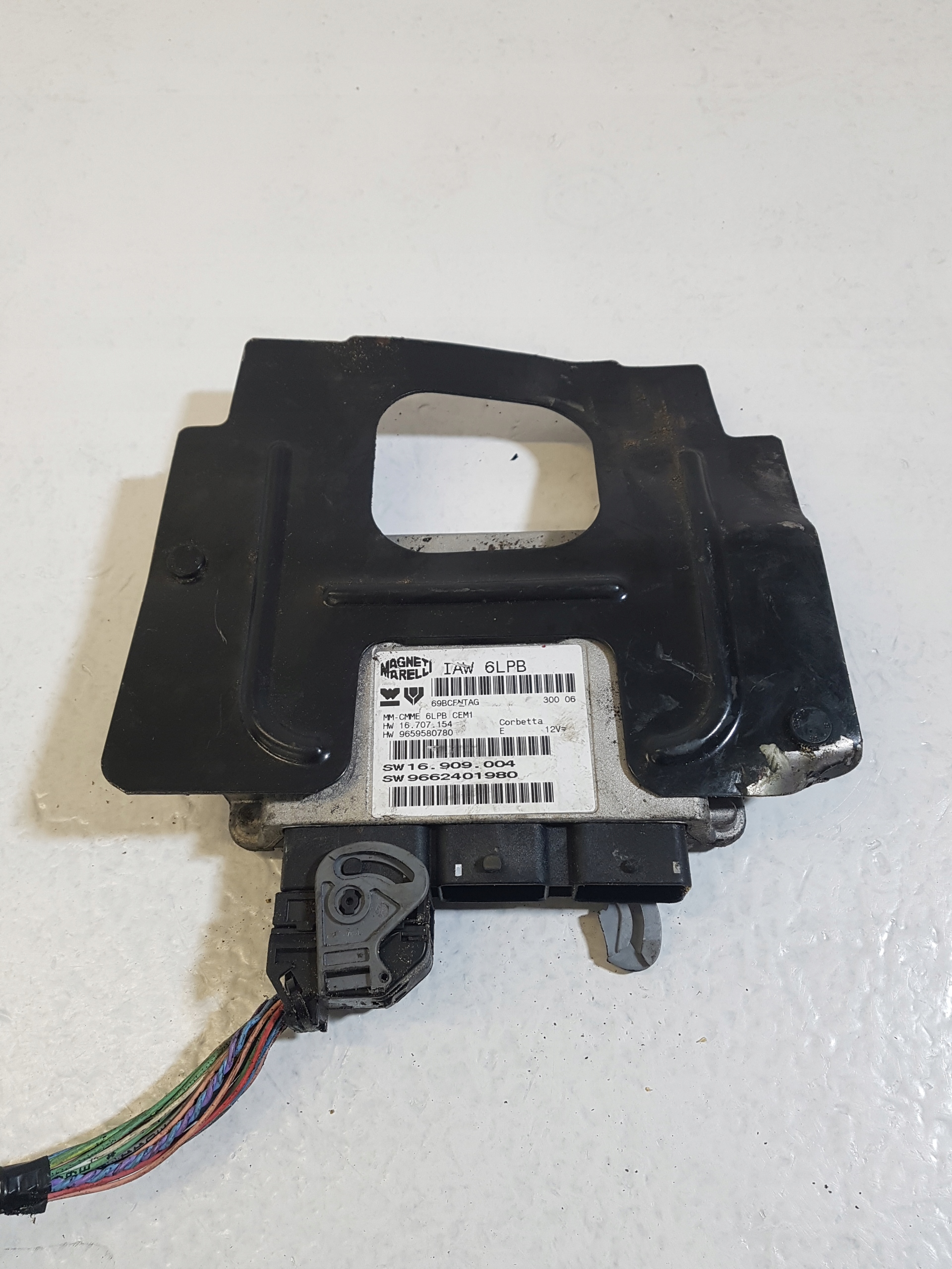 computer of the engine control unit CITROEN C4 PICASSO 1 2.0 B 2007 9662401980