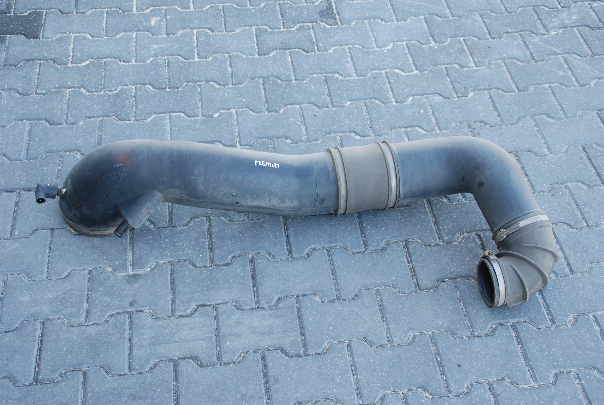 5010626065 5010626066 - ПОВІТРОЗАБІРНИК RENAULT PREMIUM DXI 13R