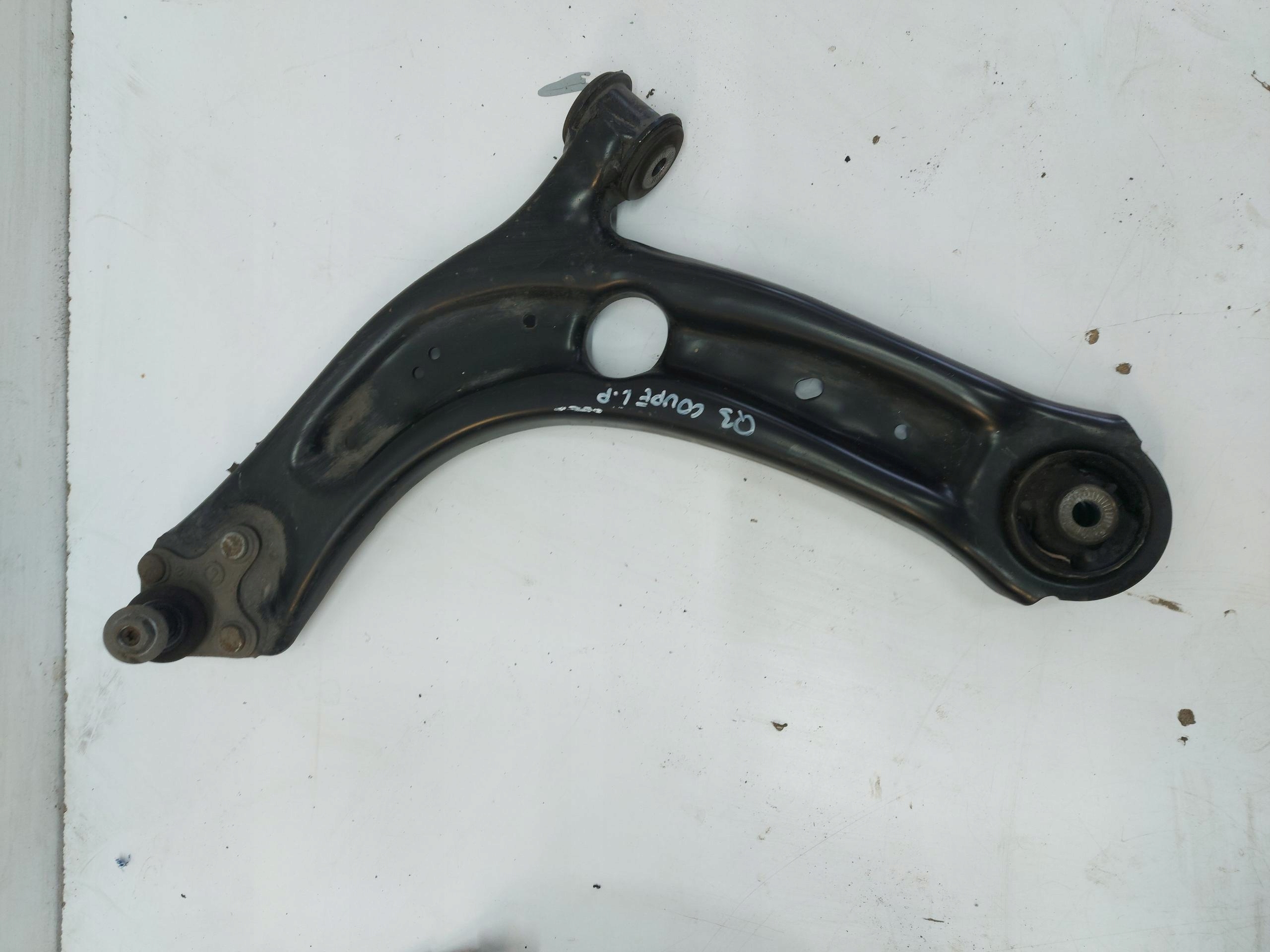 Audi Q3 83A SPORTBACK arm left front front oryg qudq383a2625433