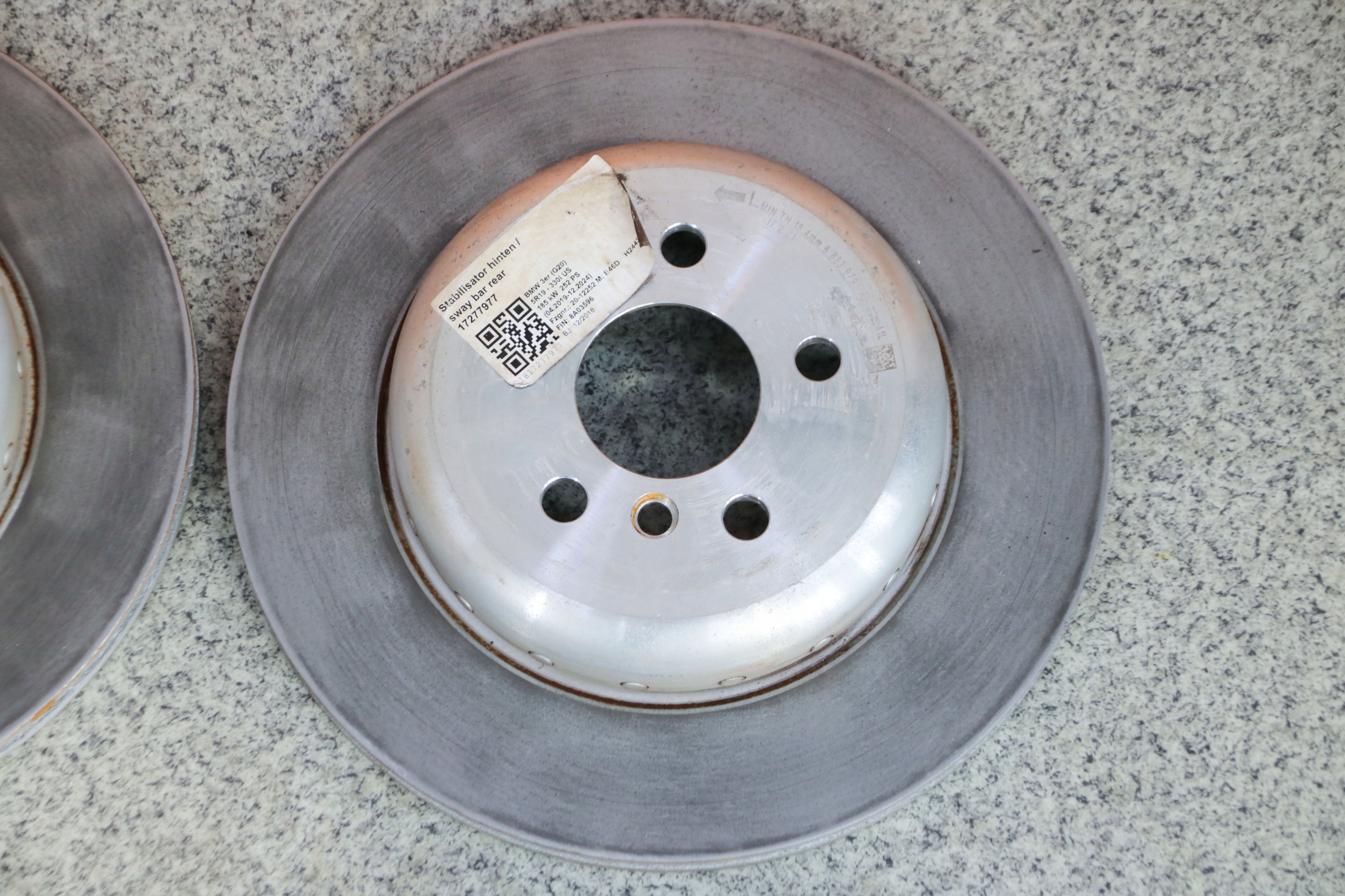 BMW G20 330i discs plates rear part 330x20 7 km !!!