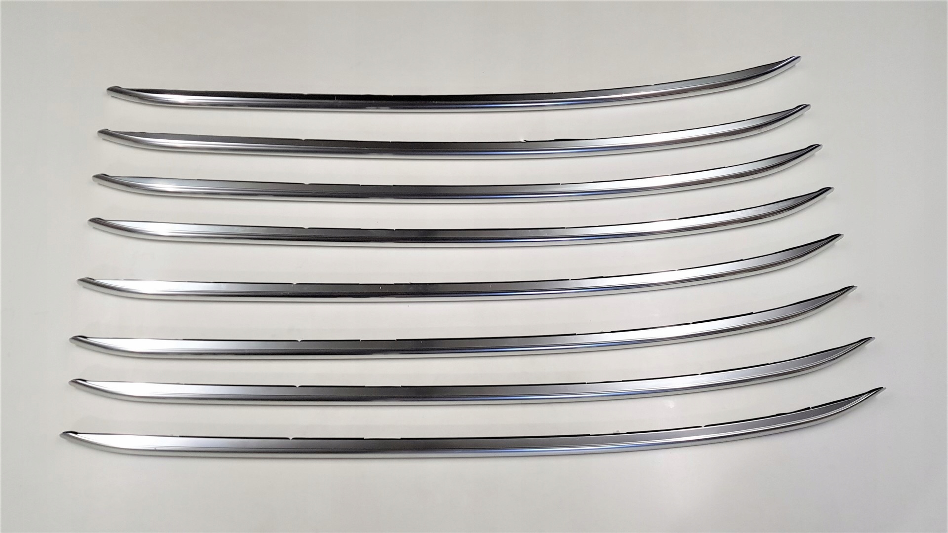 RELINGI DACHOWE CHROM FORD FOCUS MK4 JX7B N550A63