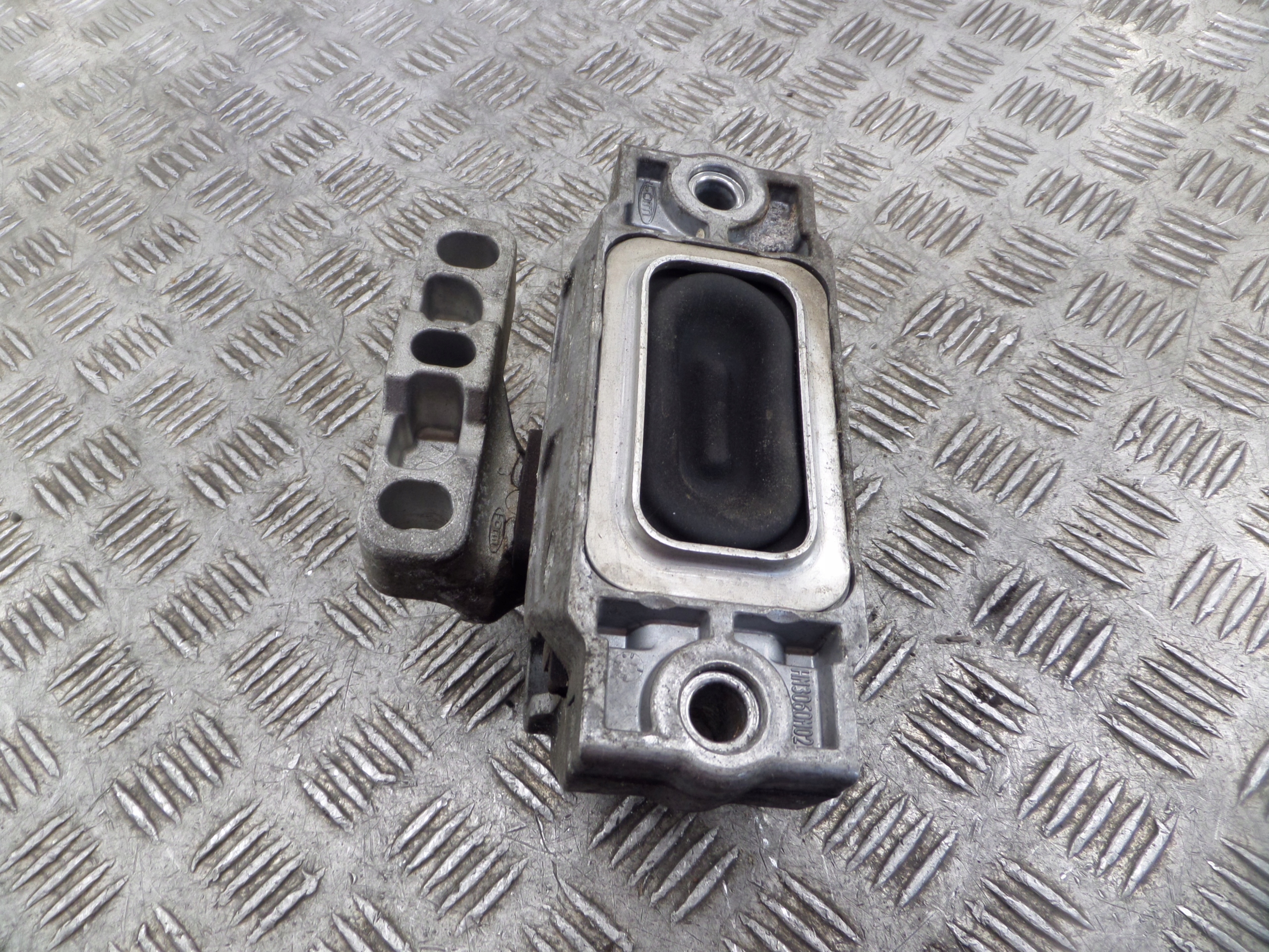 engine mount VW PASSAT B7 2.0 TDI 1K0199262CB