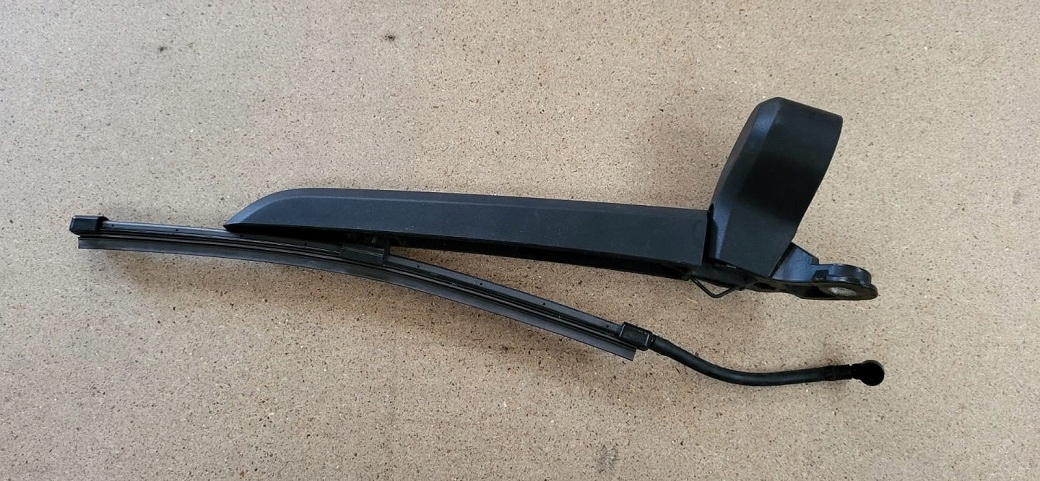 30747569 31696677 - VOLVO V60 II 18^ важіль склоочисника задній ориг