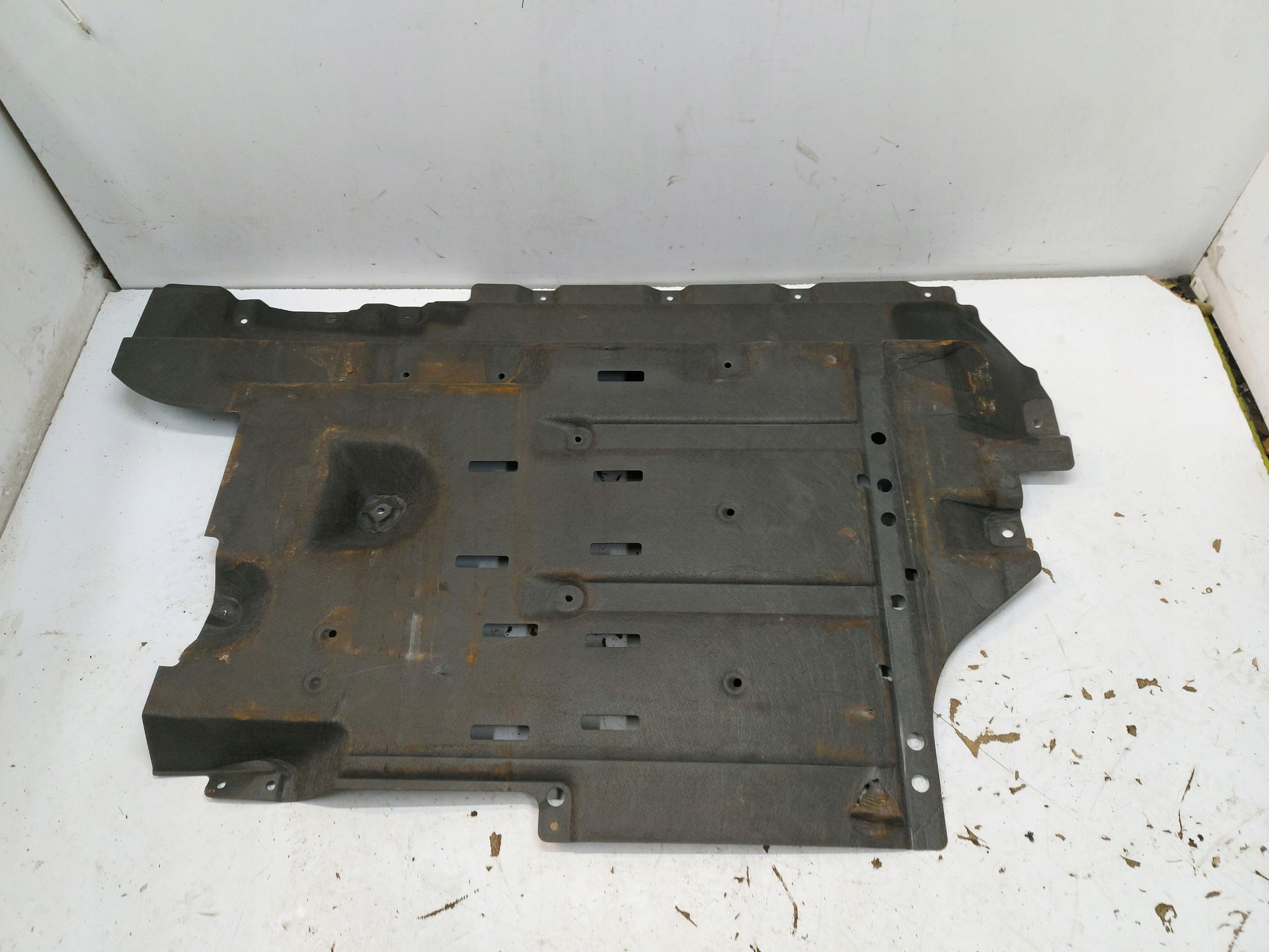 RENAULT Austral E cover chassis right 748143695R
