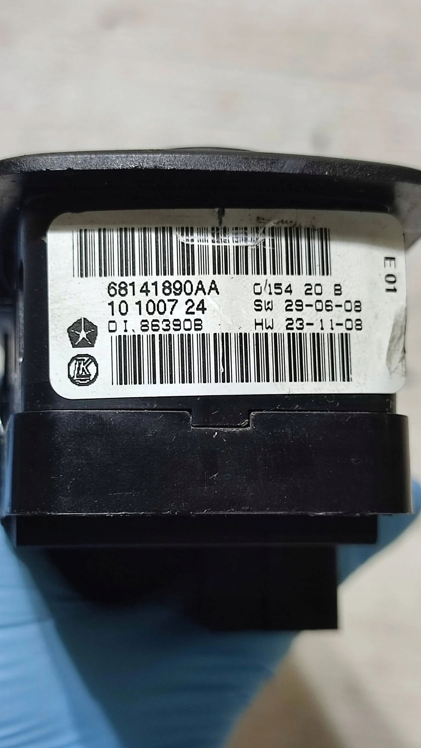Jeep Cherokee 2015 front left switch / button of the opening of the window
