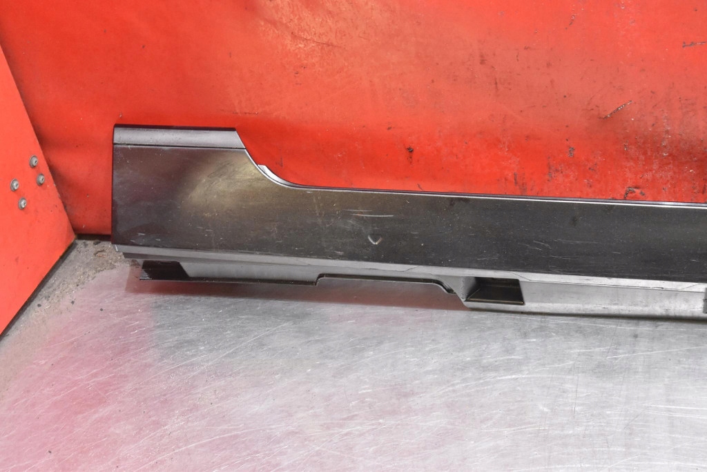 cap threshold right LD8S 3G0853858F VW PASSAT B8 sedan LIFT 19-21