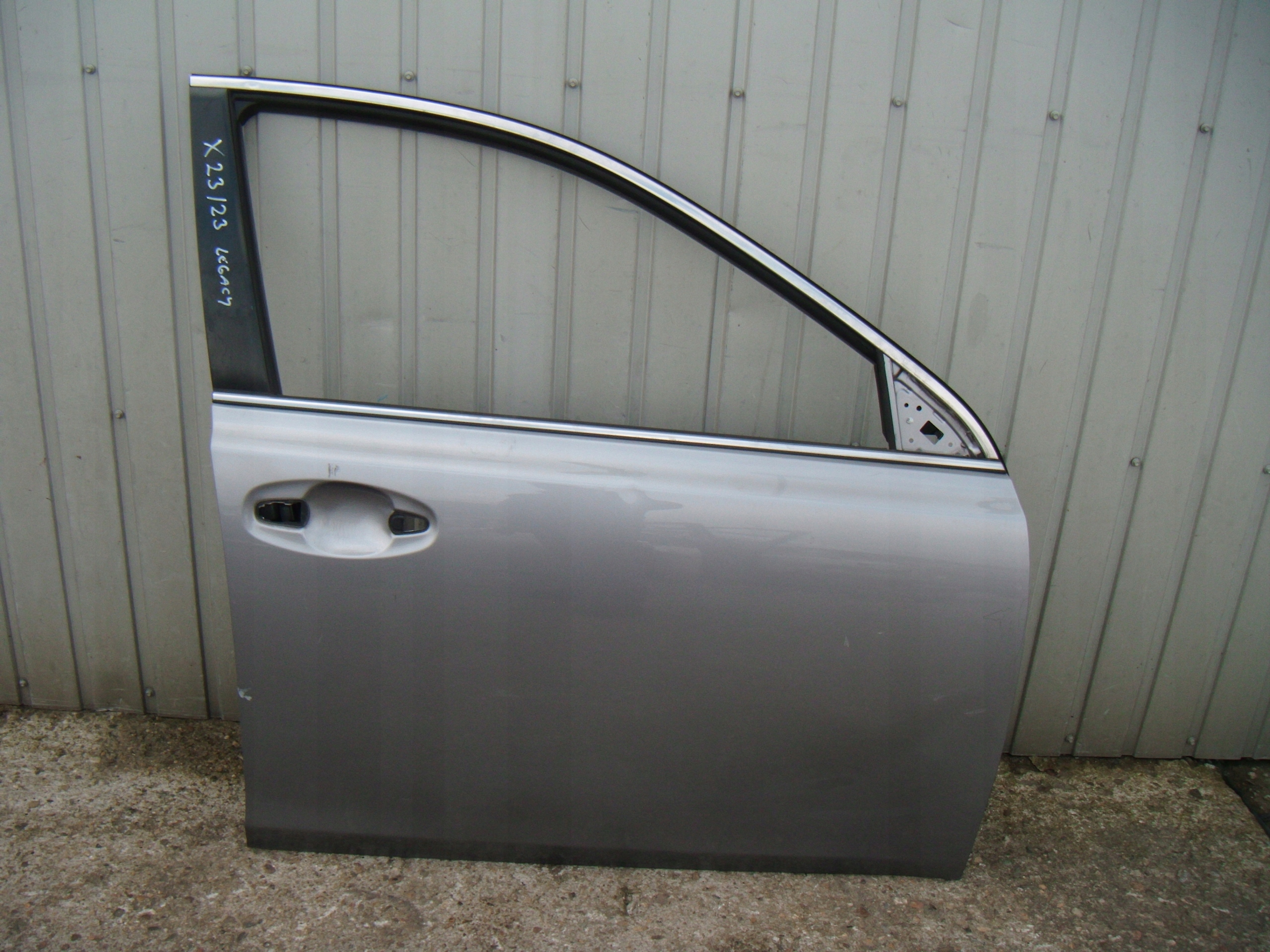 LEGACY V KOMBI 09-14 C6Z DRZWI PRAWY PRZÓD