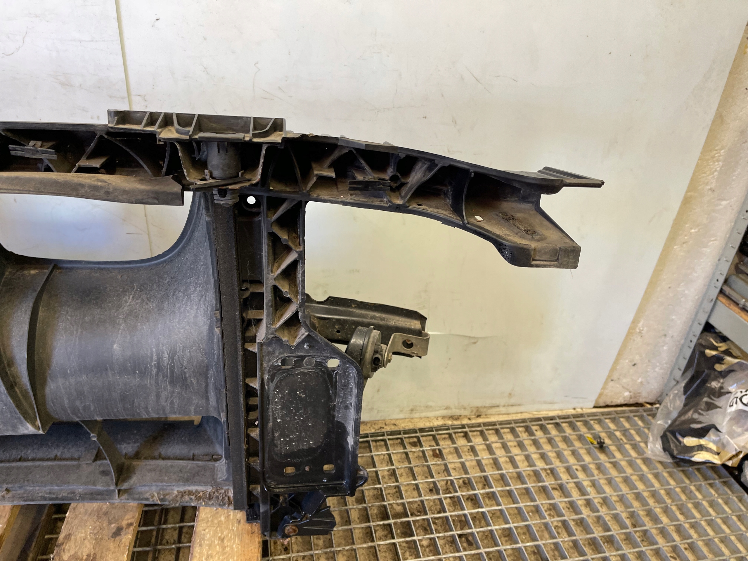 support panel for radiators pillar sider pillar front BMW E87 -04