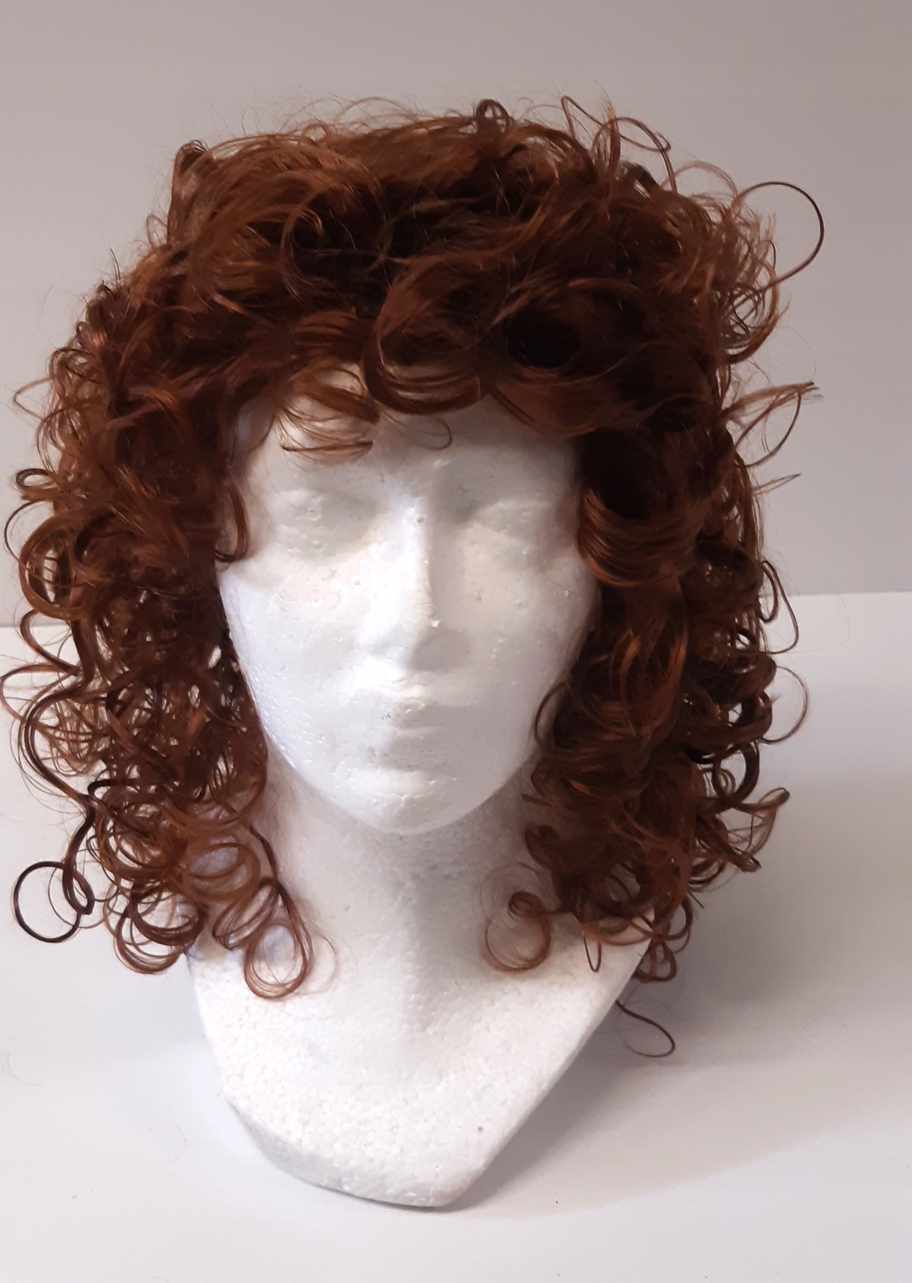 PERUKA KRĘCONE BRĄZOWE (BRUNATNE) WŁOSY DŁUGIE GĘSTE Z GRZYWKĄ