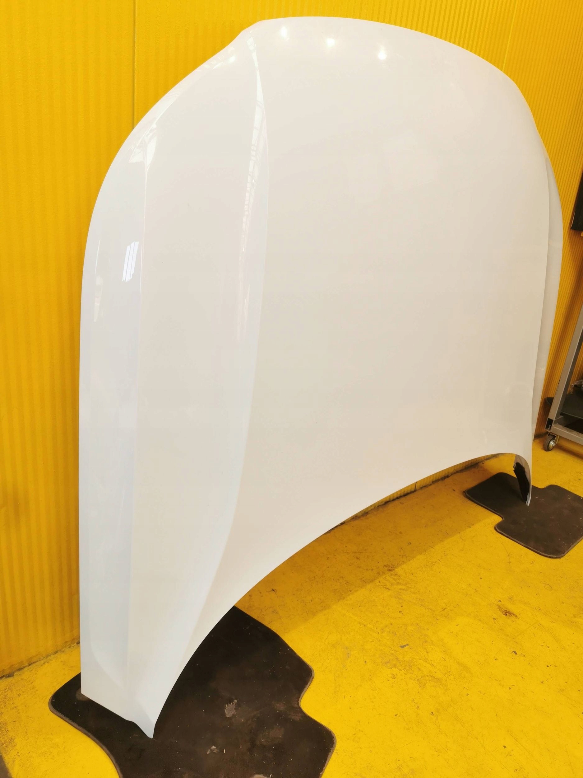 Volvo XC40 II MASKA POKRYWA SILNIKA 17r.- Kolor biały