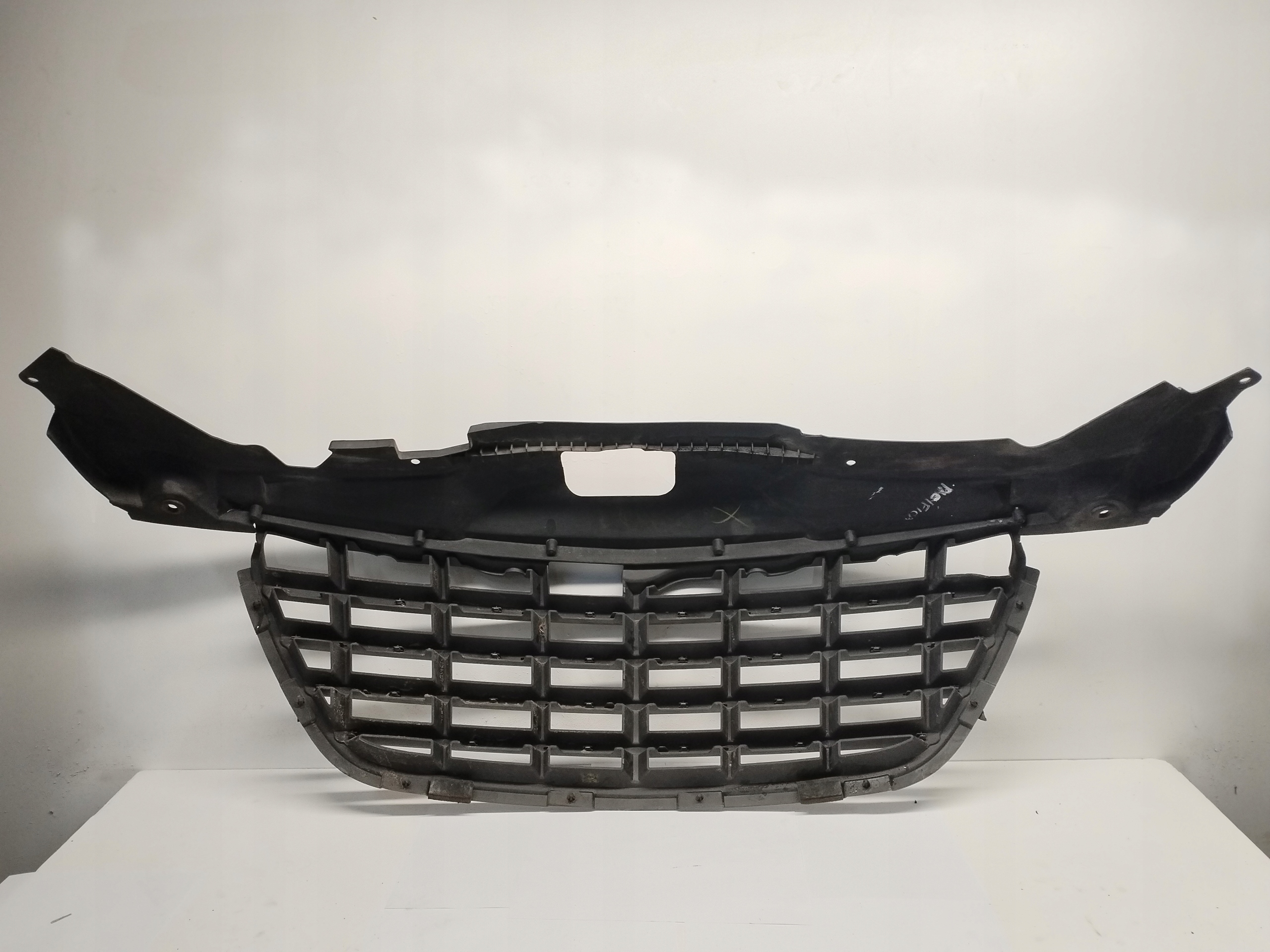 mask fedél chlodnic Chrysler Pacific 04357713AA