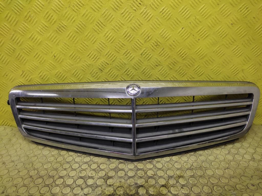 MERCEDES W204 GRIGLIA A2048801183