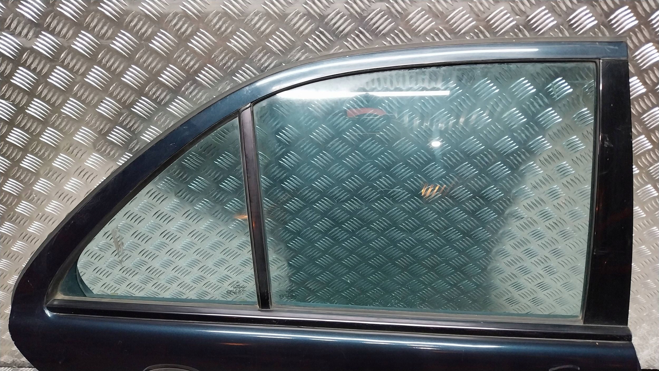 Tür heck rechts MERCEDES C-KLASA W202 93