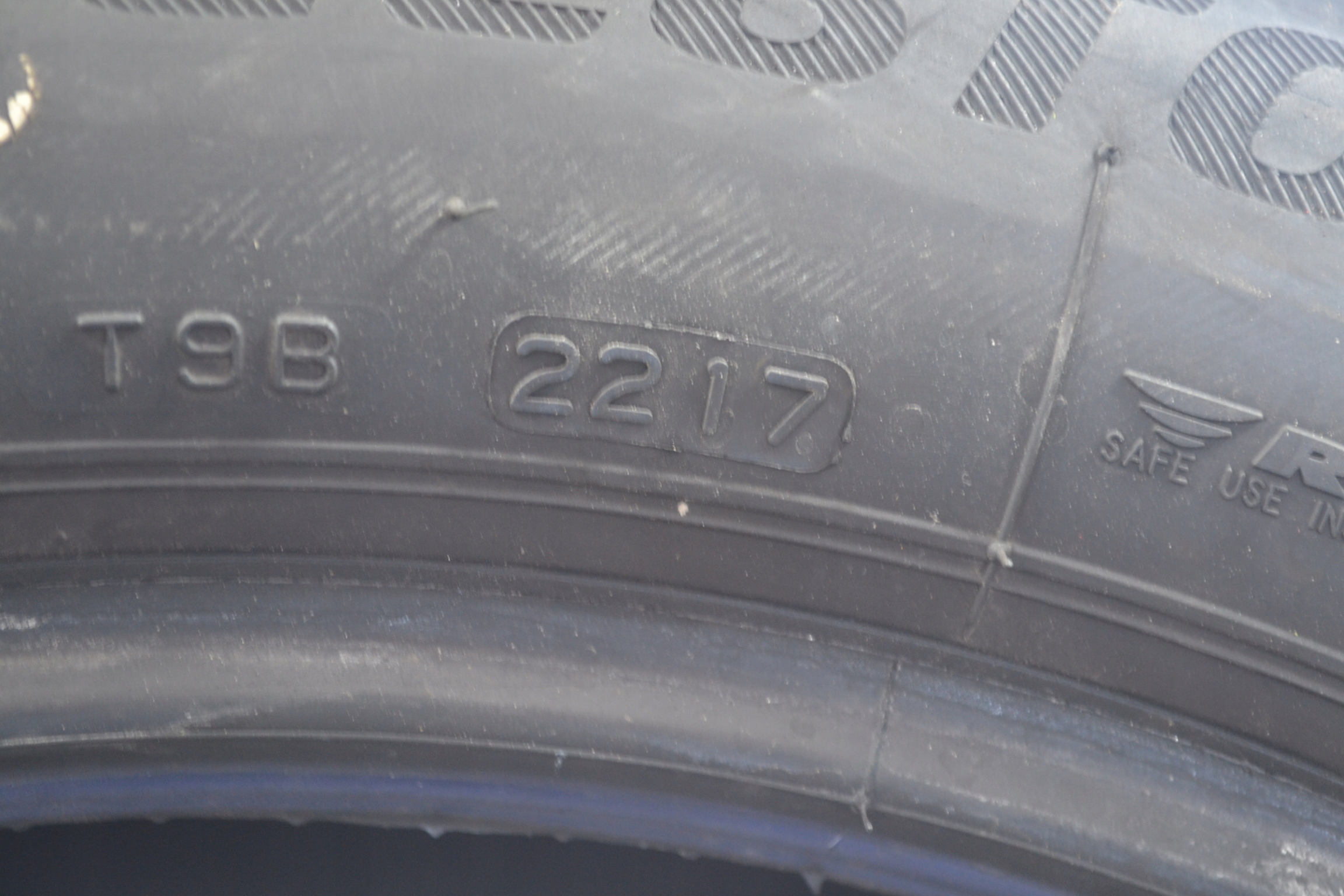 225/50R18 BRIDGESTONE BLIZZAK LM001 RFT 2szt 7470z EAN (GTIN) 3286340767118