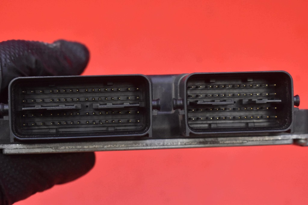 control unit of the engine 1860C102 MITSUBISHI OUTLANDER 3 III 2.0 PHEV 121 KM 12-14
