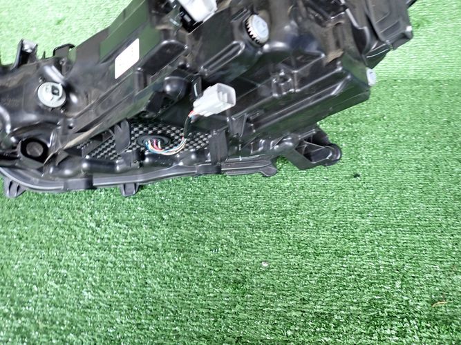 TOYOTA HIGHLANDER IV 4 19- reflektor right light right 10000-8A06K