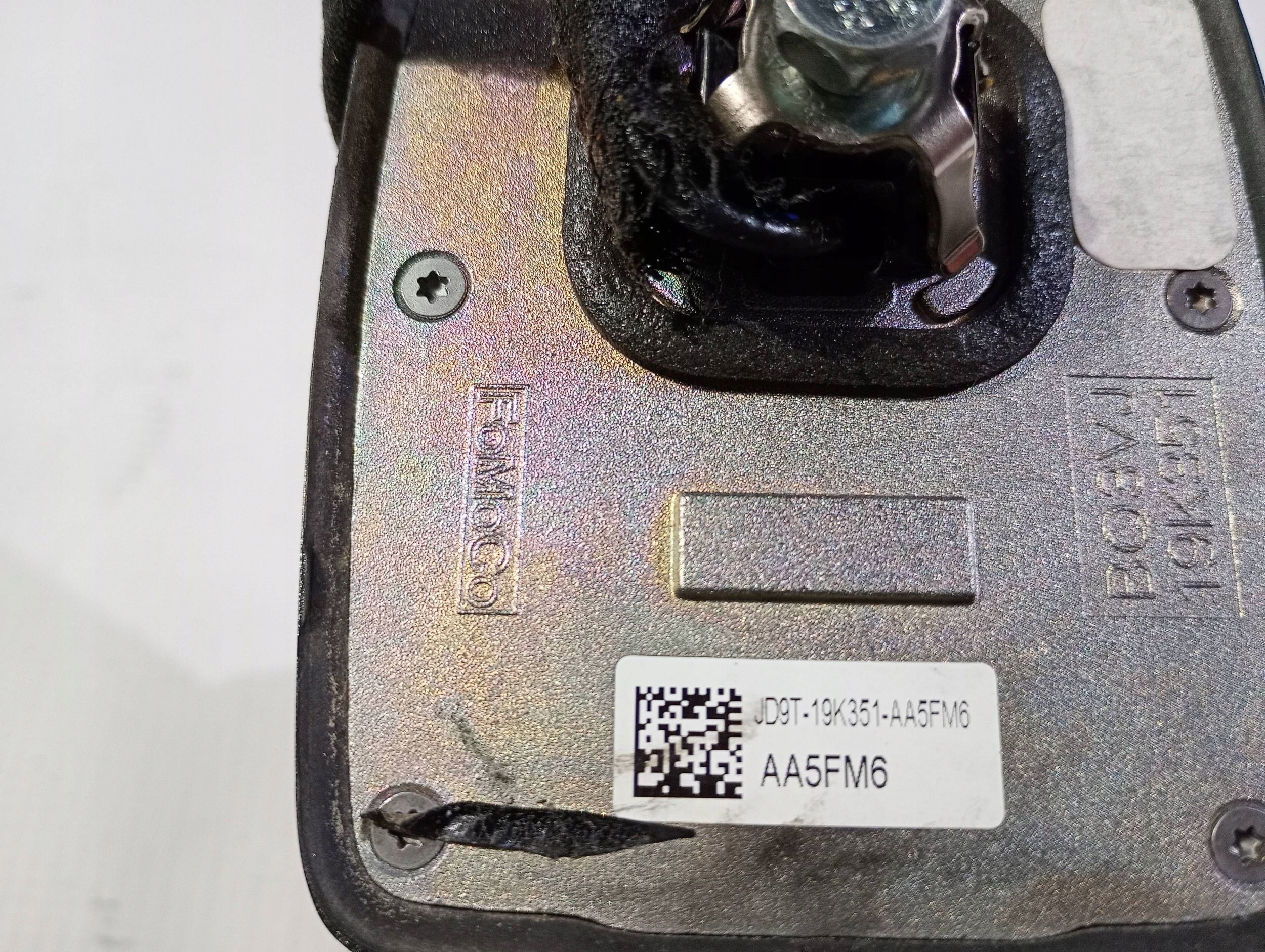 Antena GPS dach pletwa rekin Ford Edge II 2015