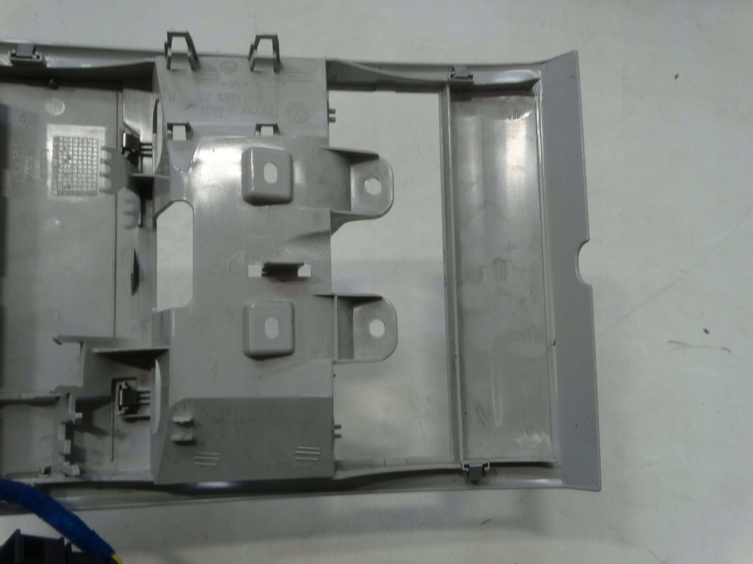 PANEL OSWIETLENIE vnitra předek VOLKSWAGEN T5 LIFT T6 7L6868349K