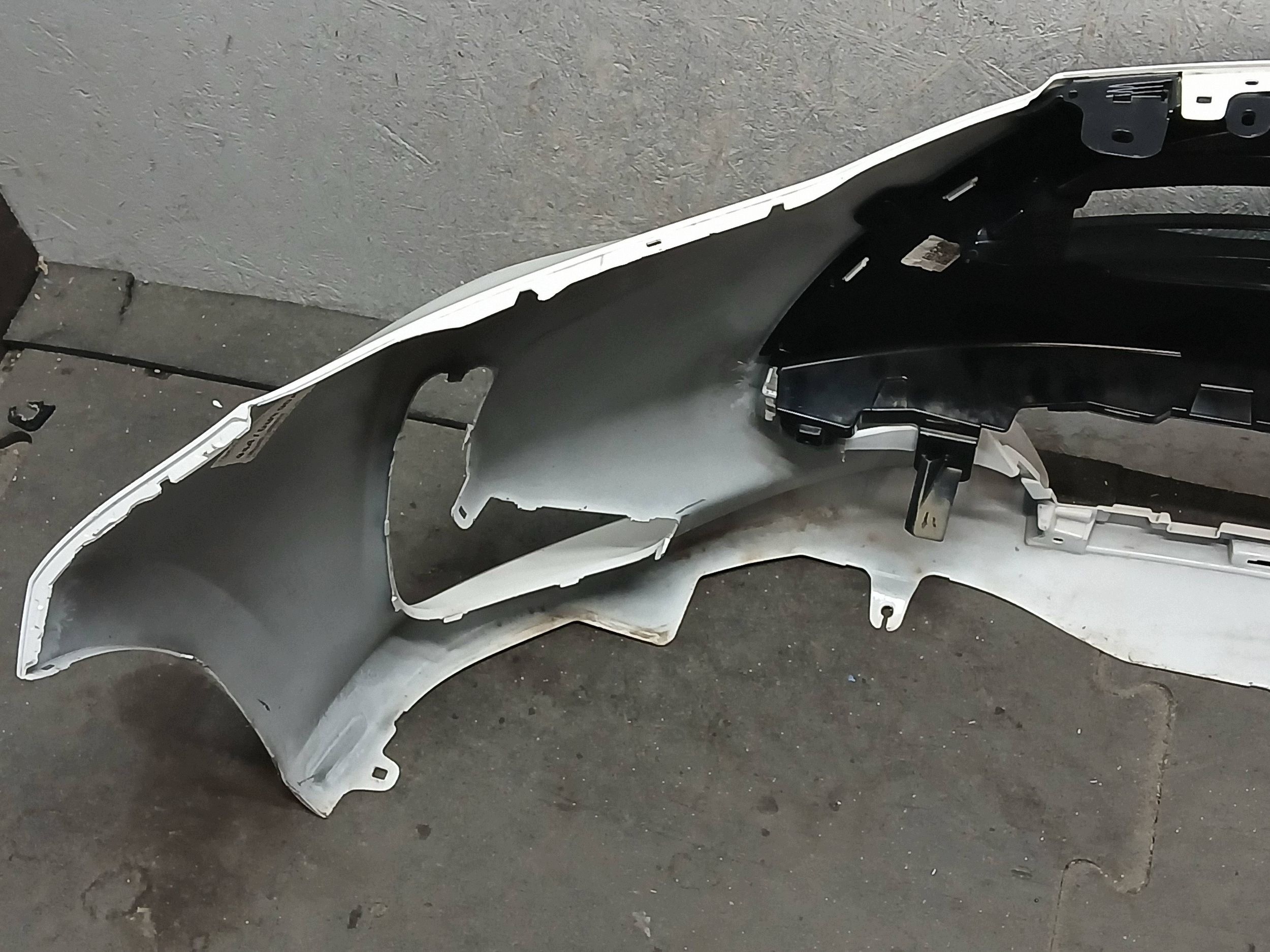 bumper front TOYOTA YARIS IV 4 20