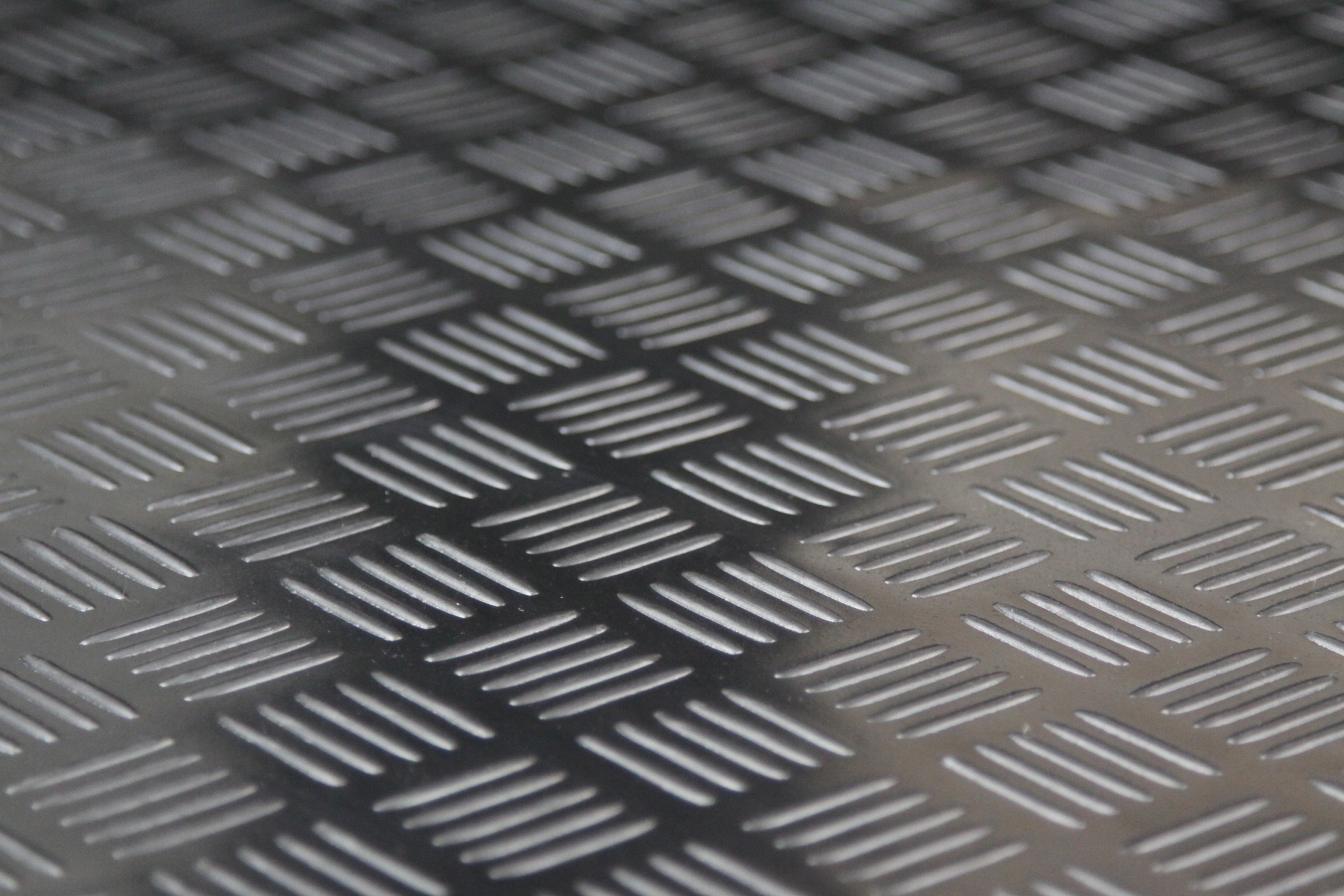 PŁYTA GUMOWA WYKŁADZINA PODKŁAD GUMA MOCNA ANTYPOŚLIZGOWA 100 cm SBR Marka inny